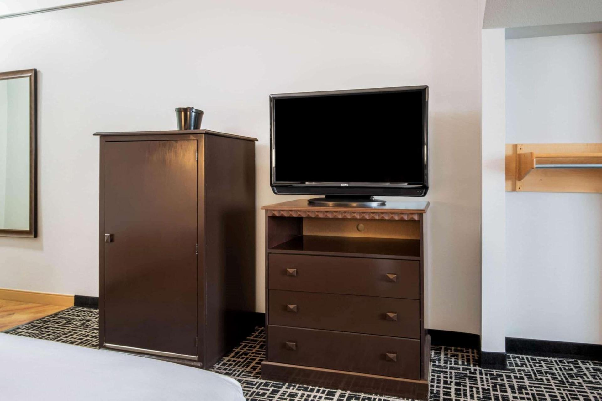 La Quinta by Wyndham Dumas photo 15