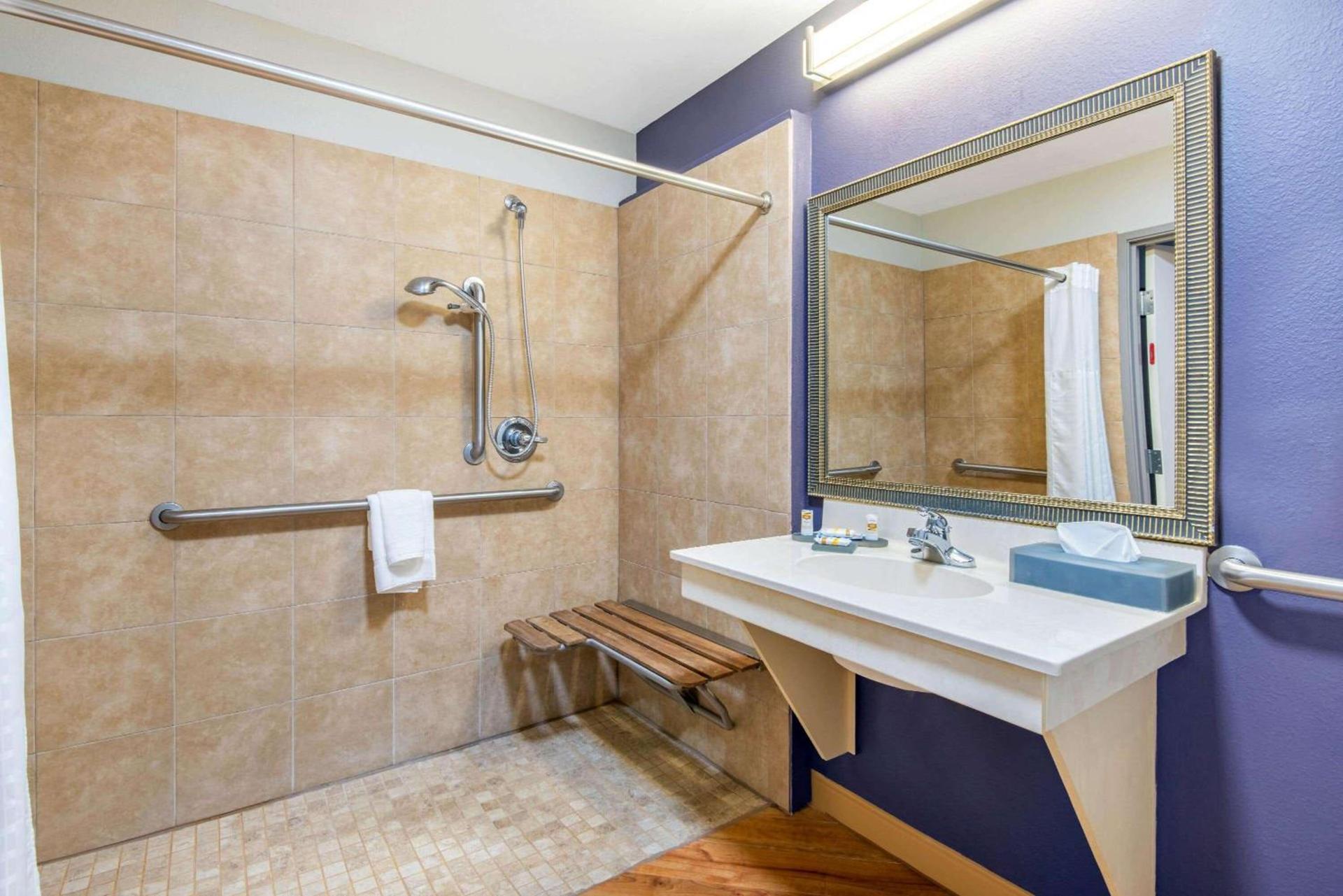 La Quinta by Wyndham Dumas photo 20