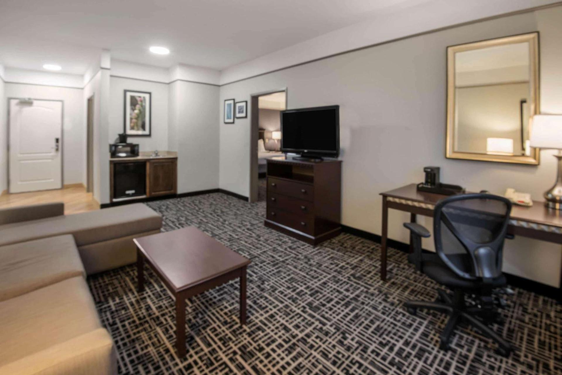 La Quinta by Wyndham Dumas photo 23