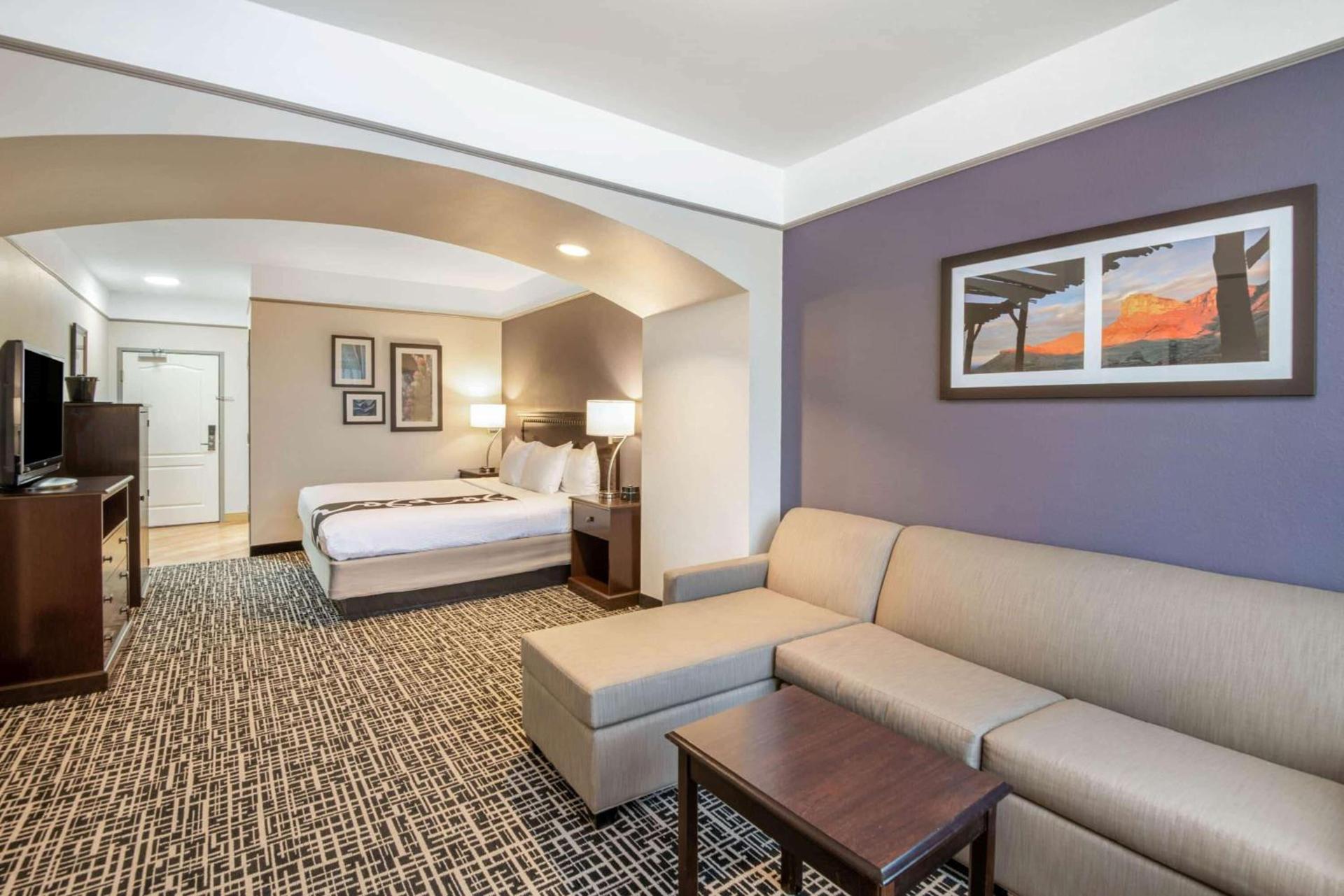 La Quinta by Wyndham Dumas photo 32