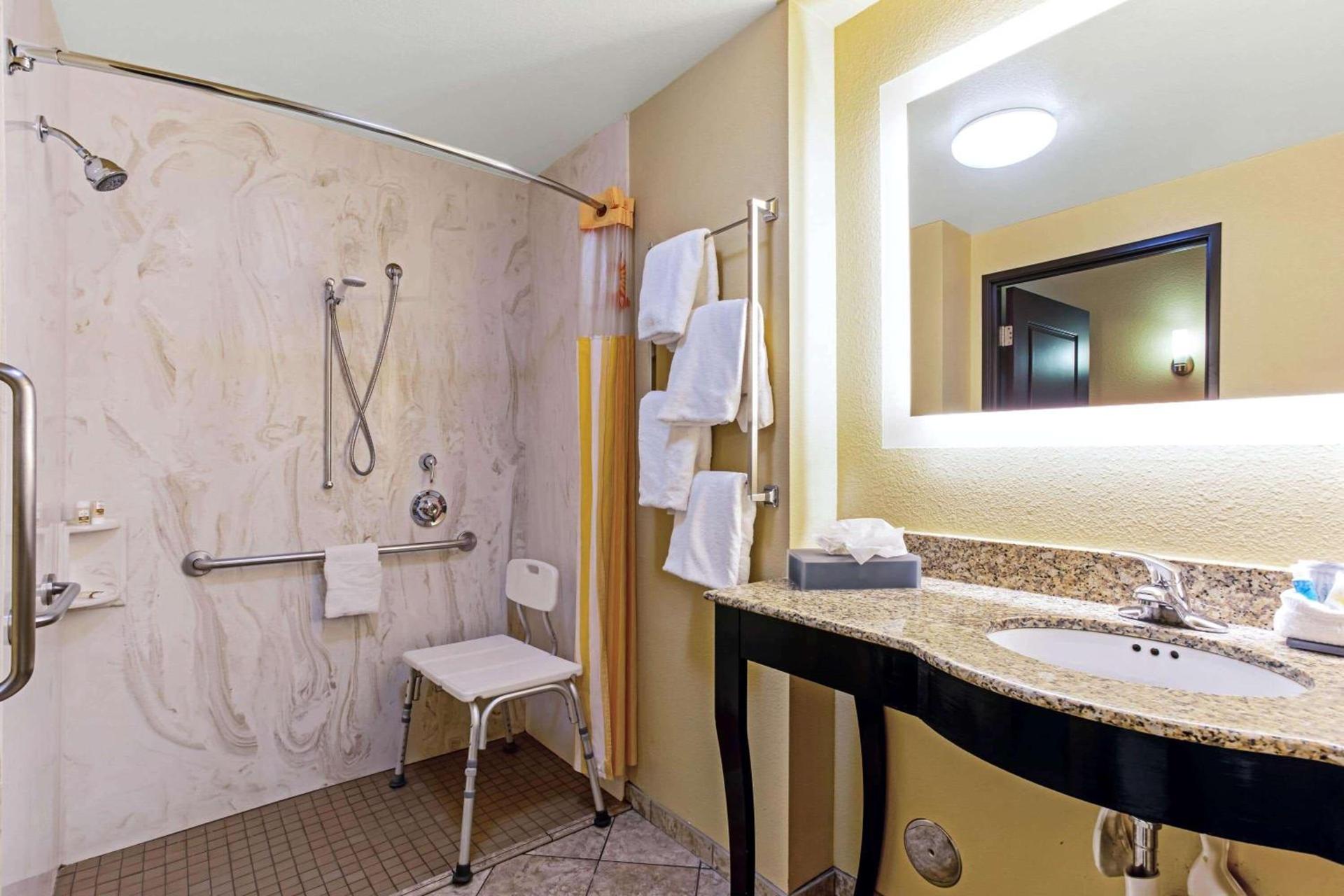 La Quinta by Wyndham Denver Gateway Park photo 26
