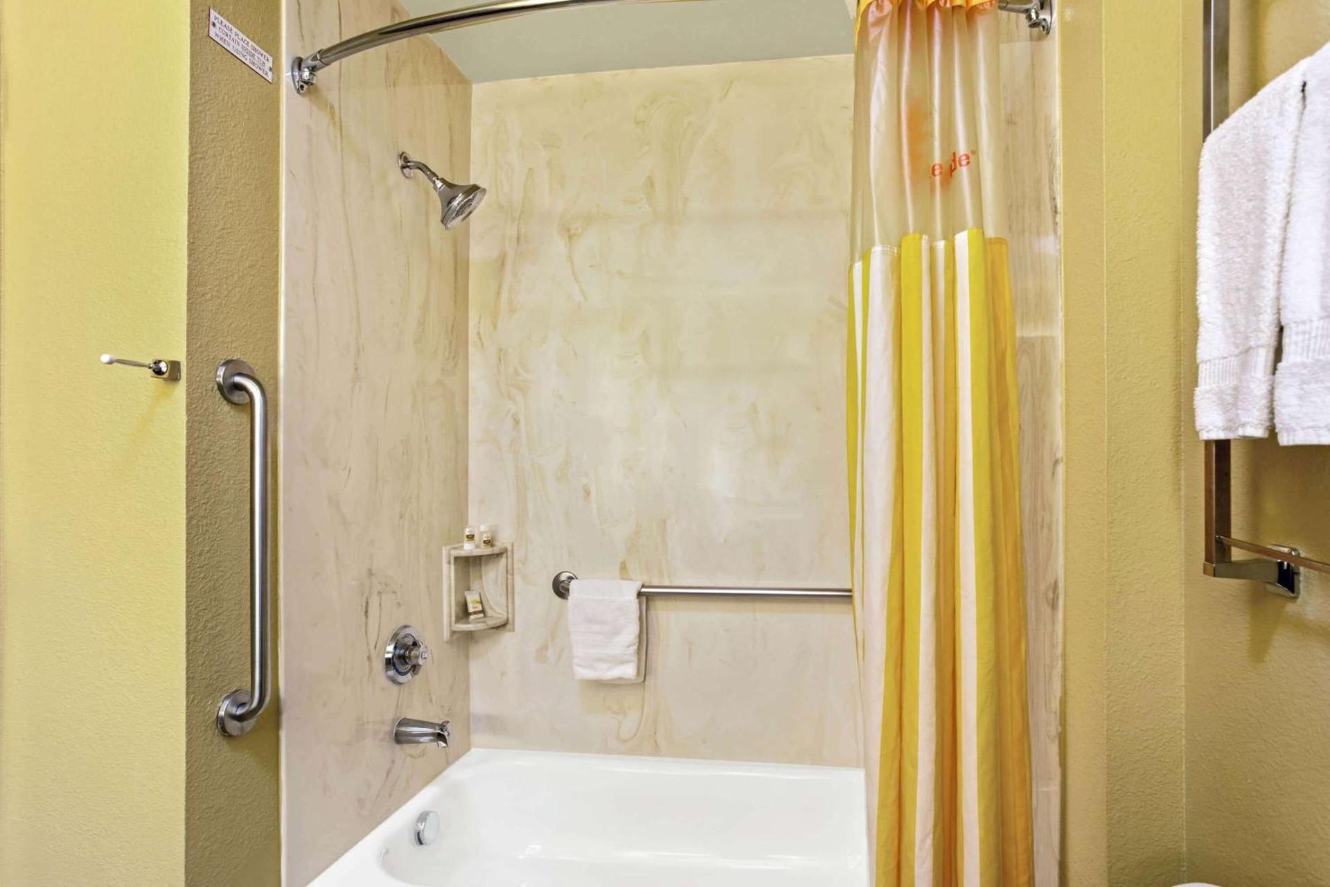 La Quinta by Wyndham Denver Gateway Park photo 22