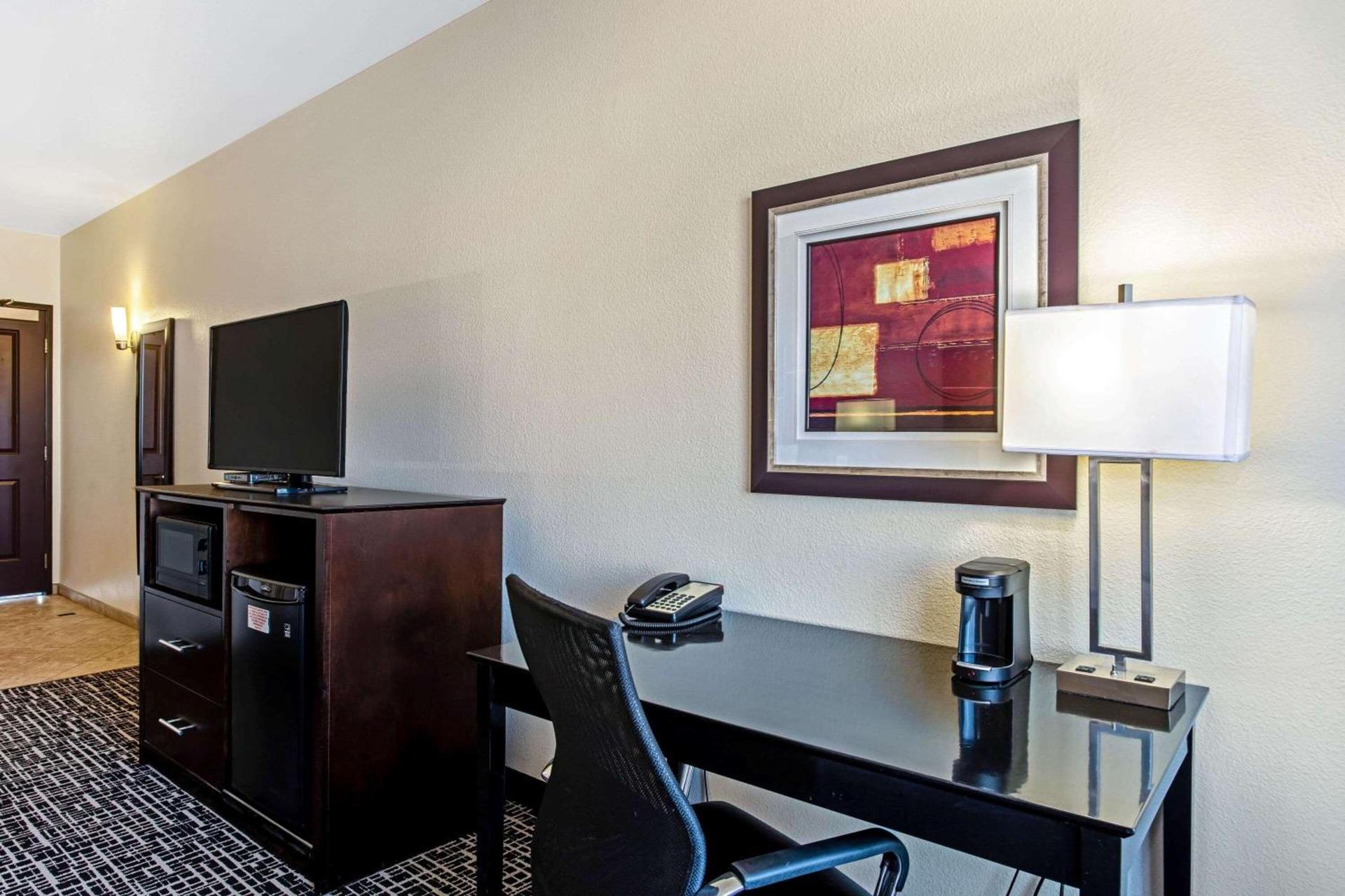 La Quinta by Wyndham Denver Gateway Park photo 11