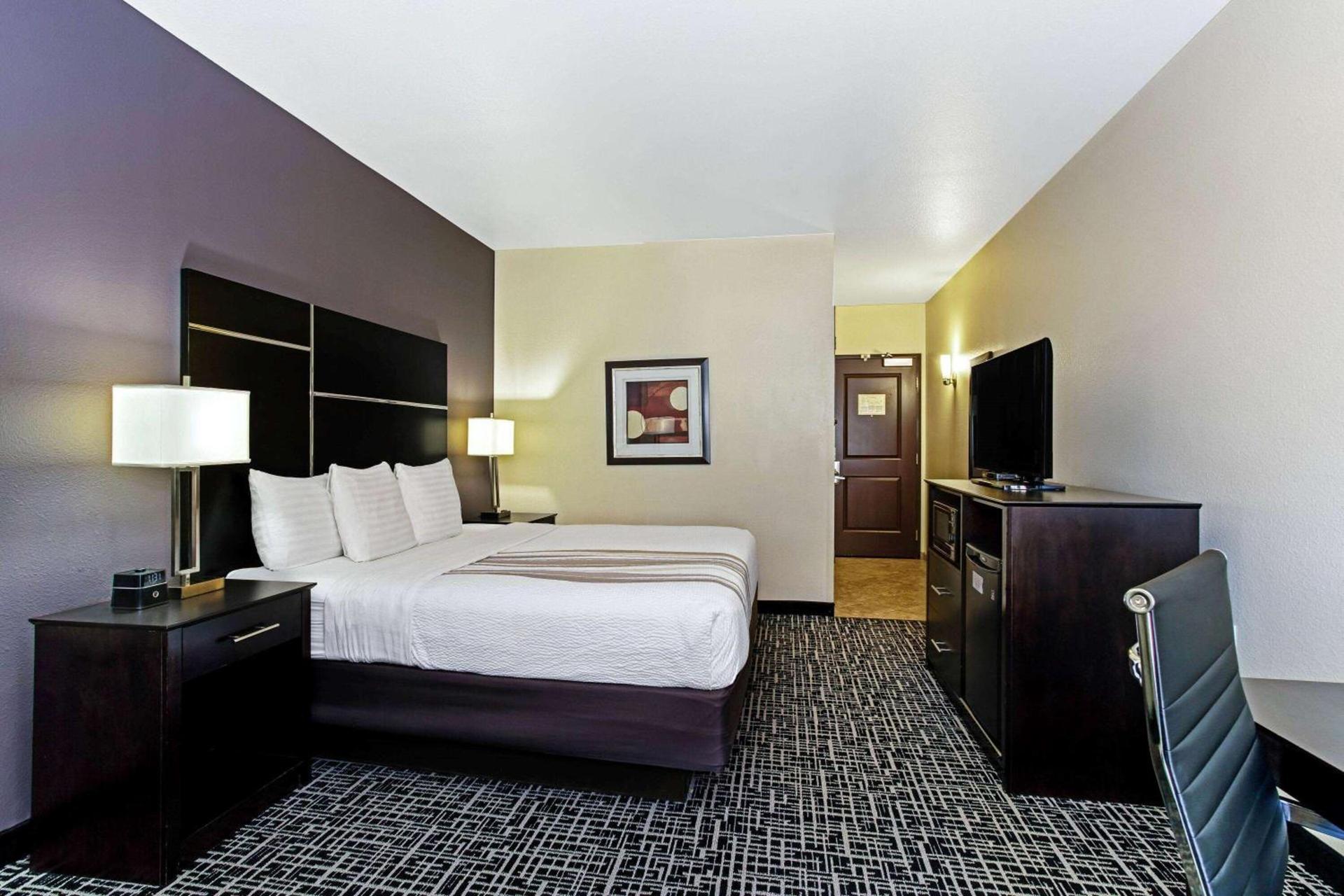 La Quinta by Wyndham Denver Gateway Park photo 18