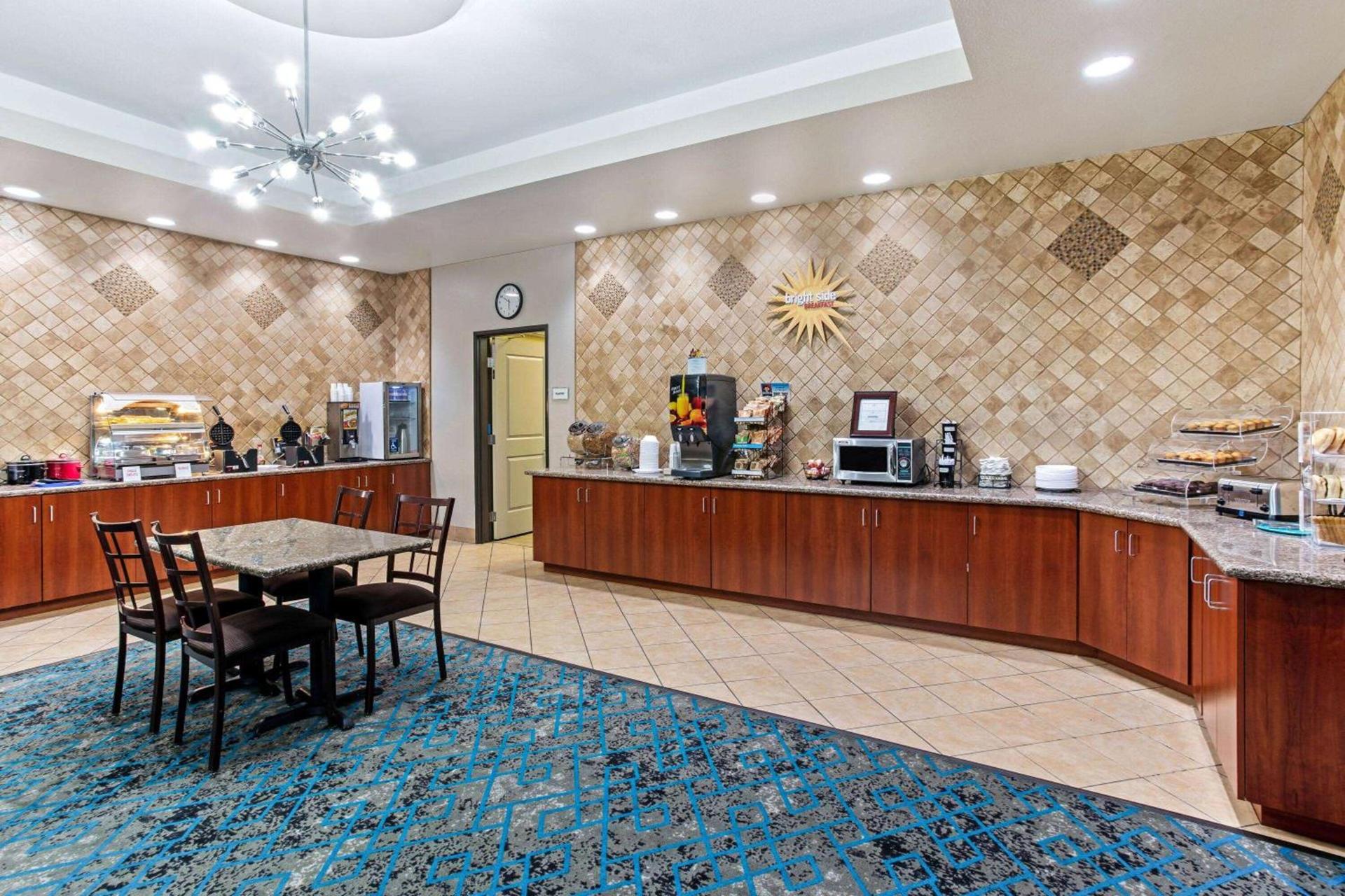 La Quinta by Wyndham Denver Gateway Park photo 7