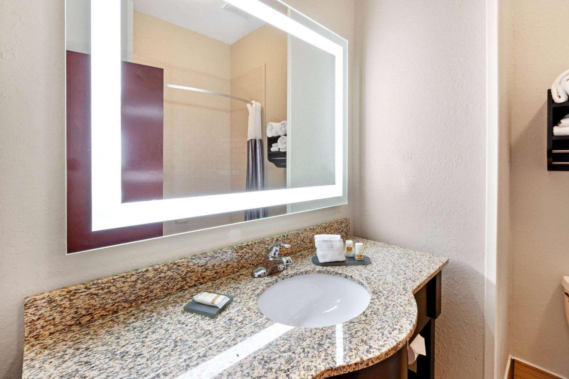 La Quinta by Wyndham South Bend photo 12