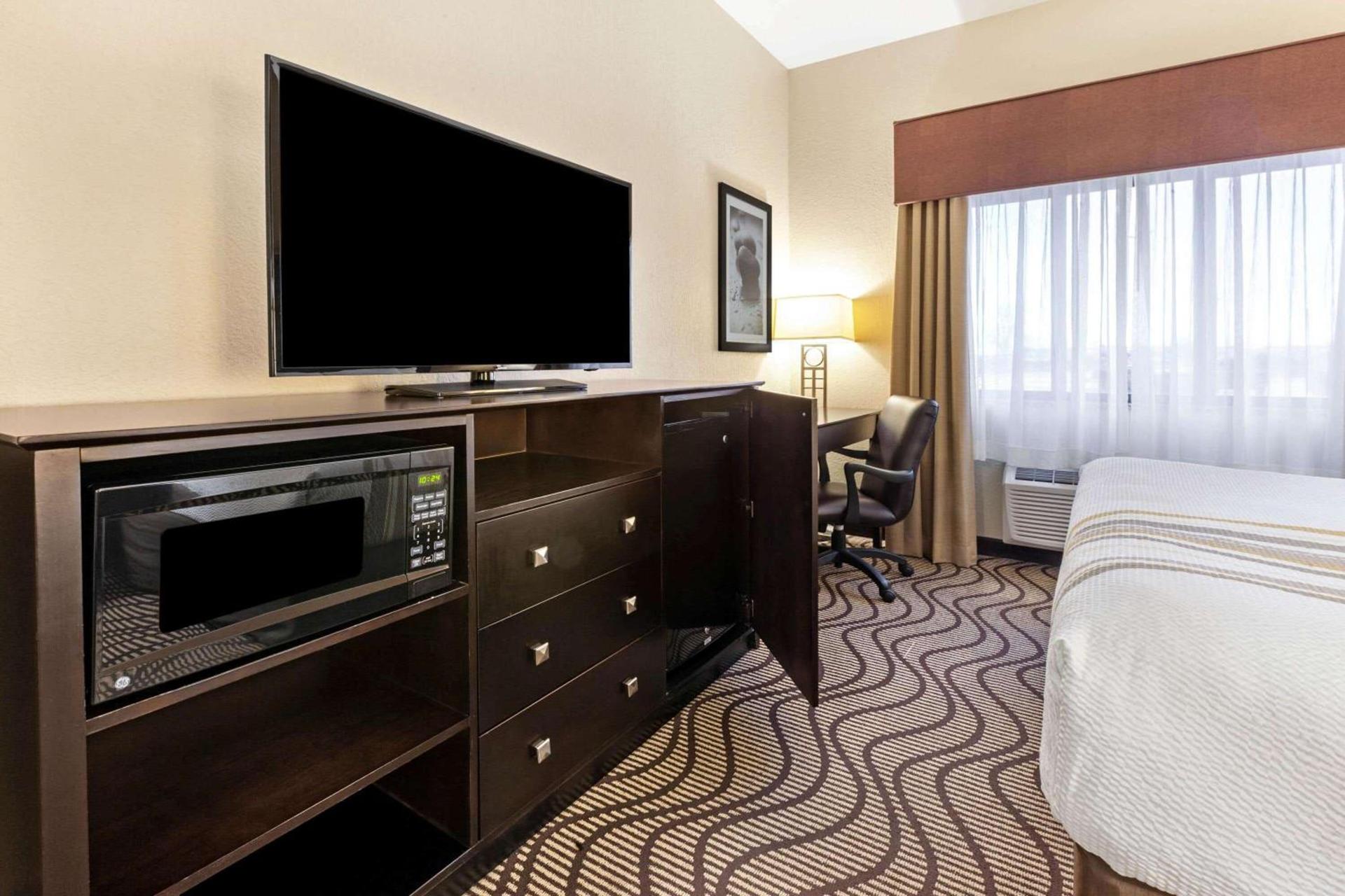 La Quinta by Wyndham South Bend photo 22