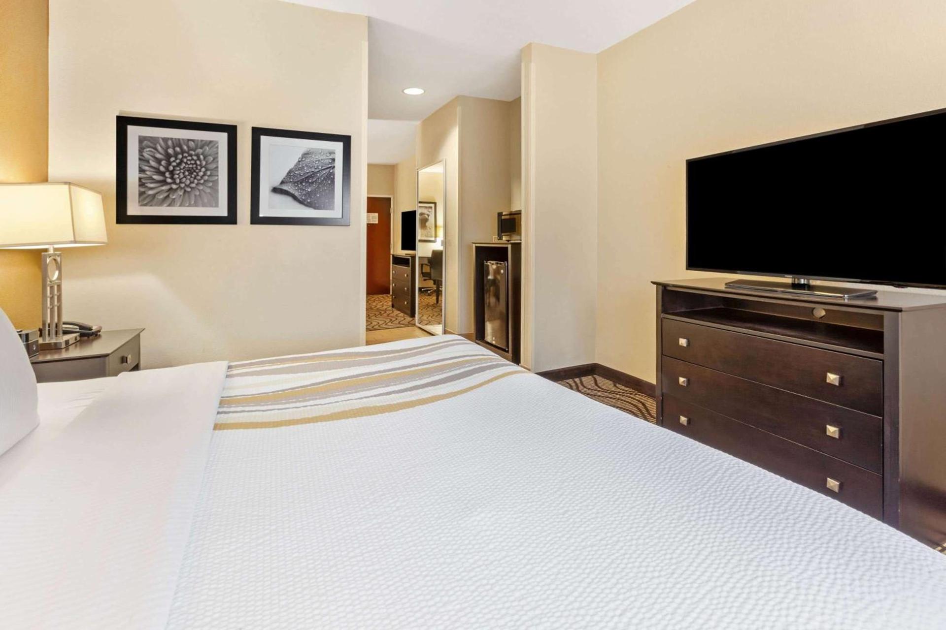 La Quinta by Wyndham South Bend photo 25