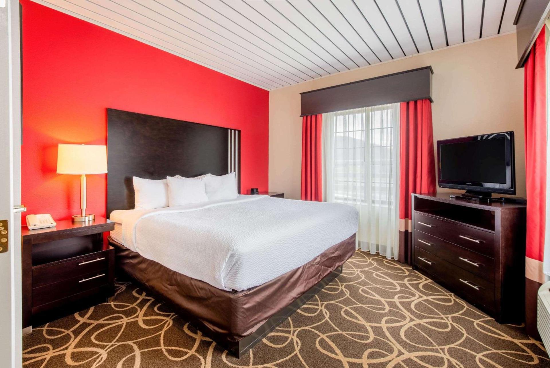 La Quinta by Wyndham Elkview - Charleston NE photo 30