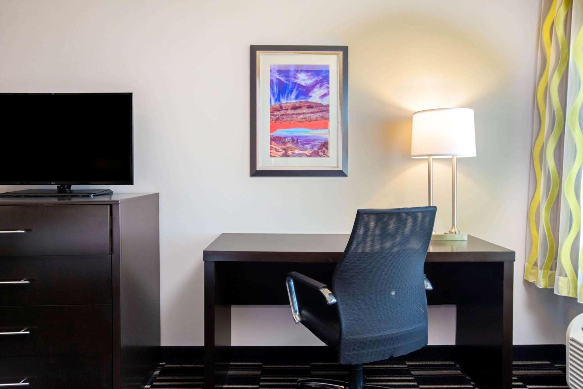 La Quinta by Wyndham Cedar City photo 23