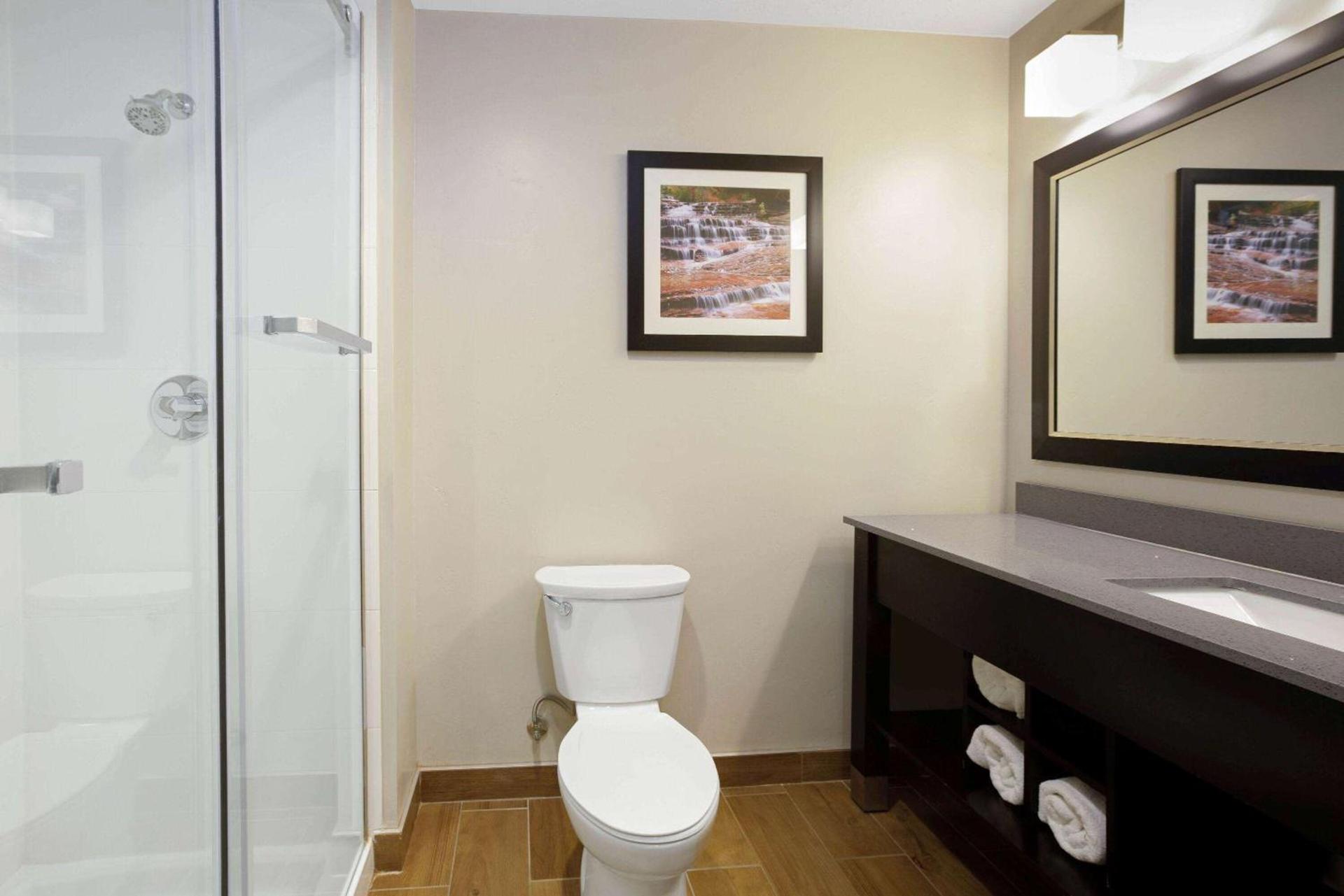 La Quinta by Wyndham Cedar City photo 24