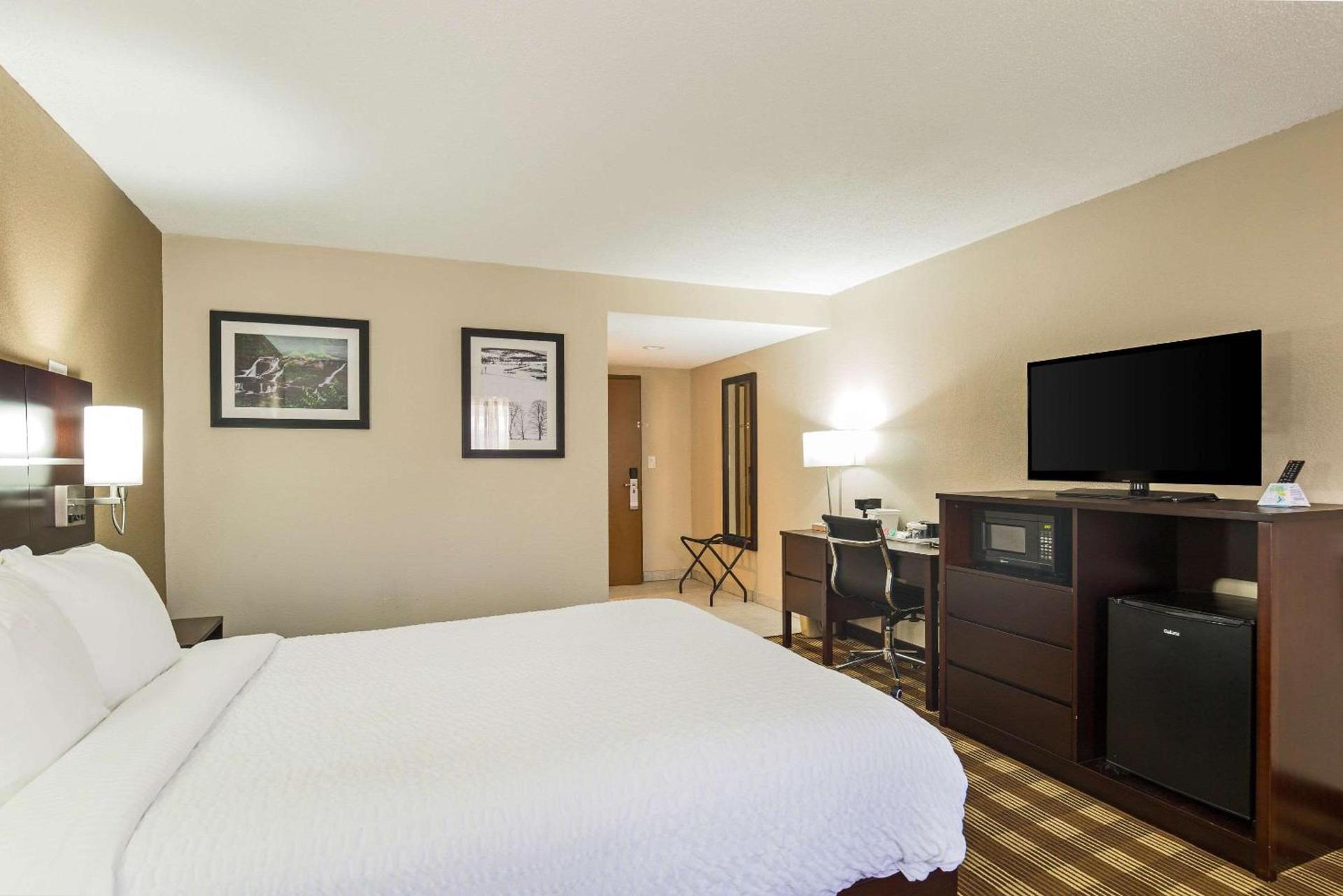 Pocono Inn & Banquet - Stroudsburg photo 16