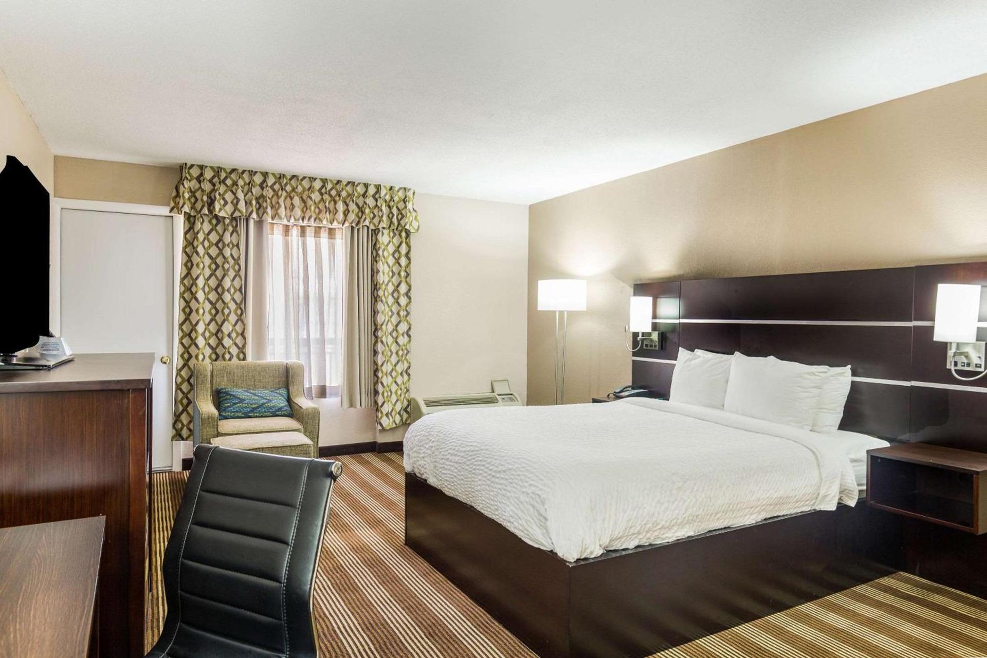 Pocono Inn & Banquet - Stroudsburg photo 15