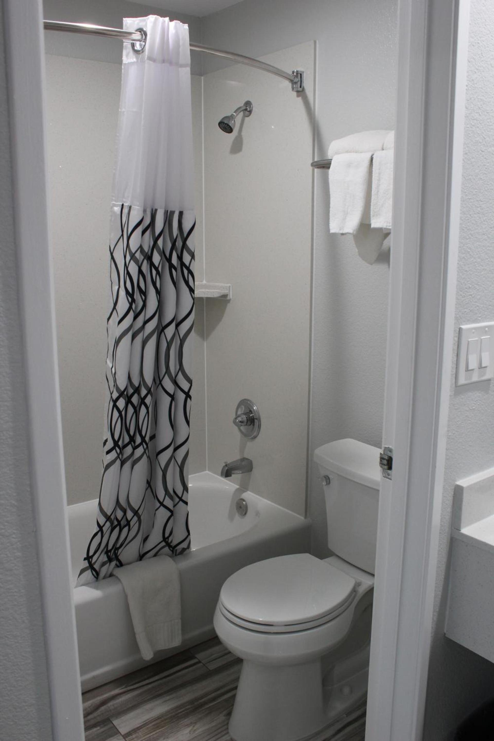 SureStay Hotel by Best Western Chowchilla Yosemite photo 32