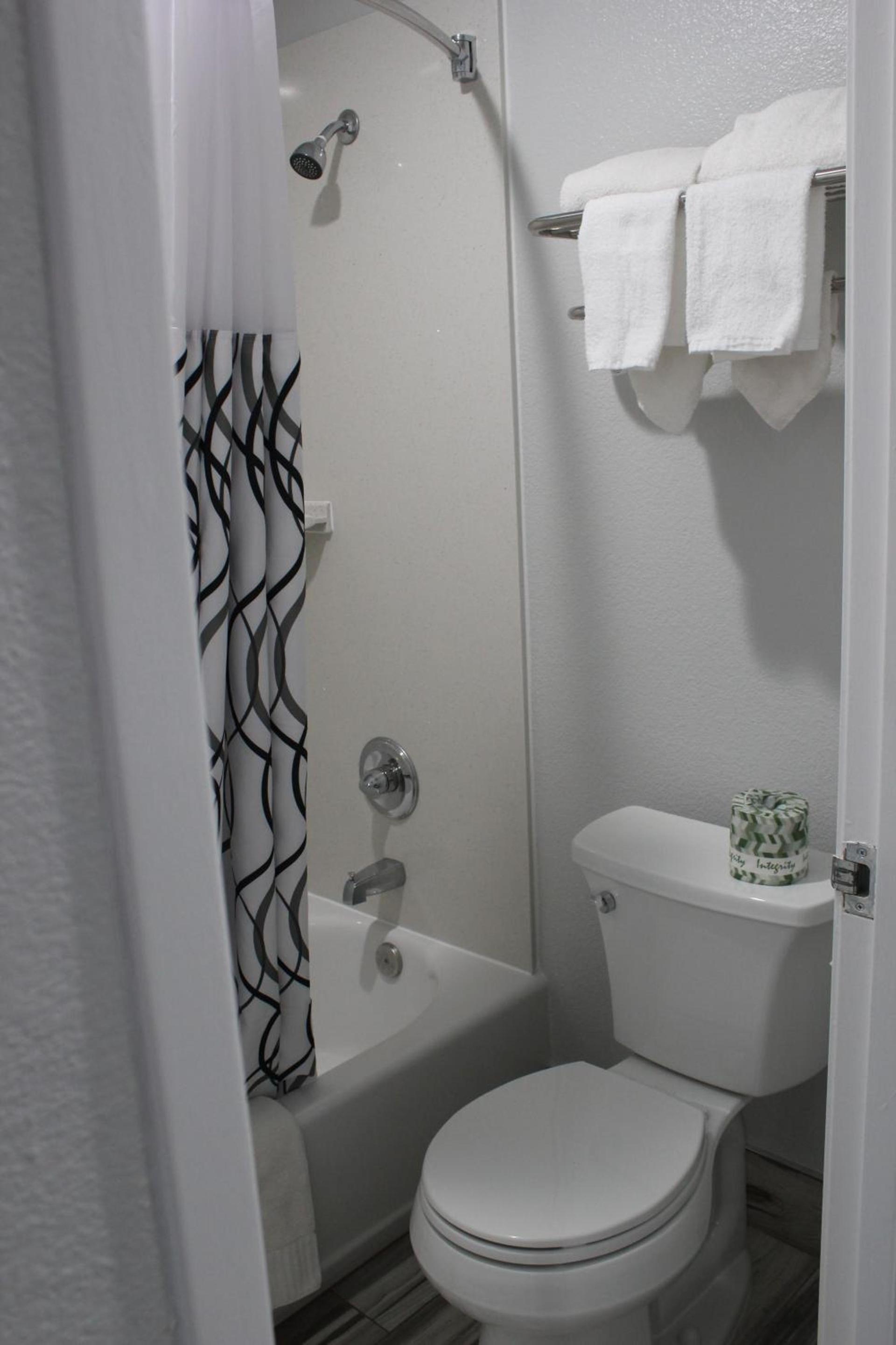 SureStay Hotel by Best Western Chowchilla Yosemite photo 33