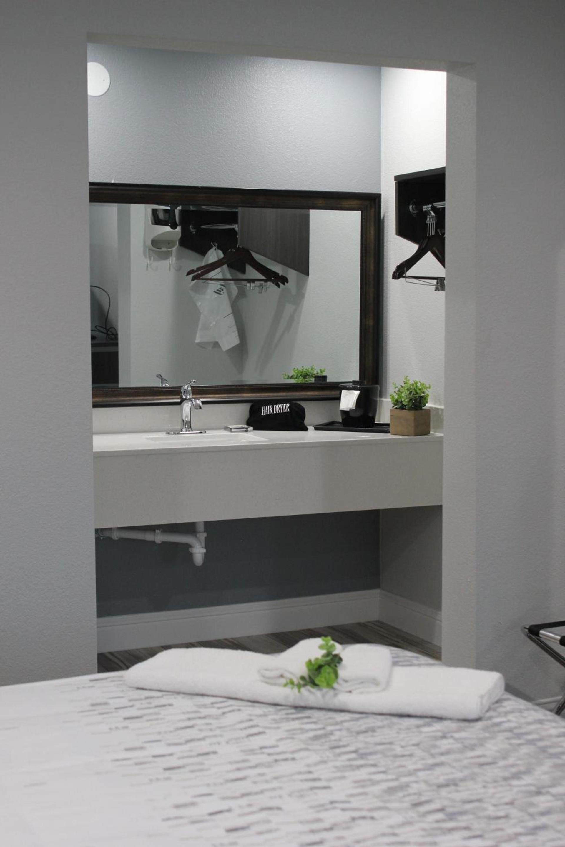 SureStay Hotel by Best Western Chowchilla Yosemite photo 30