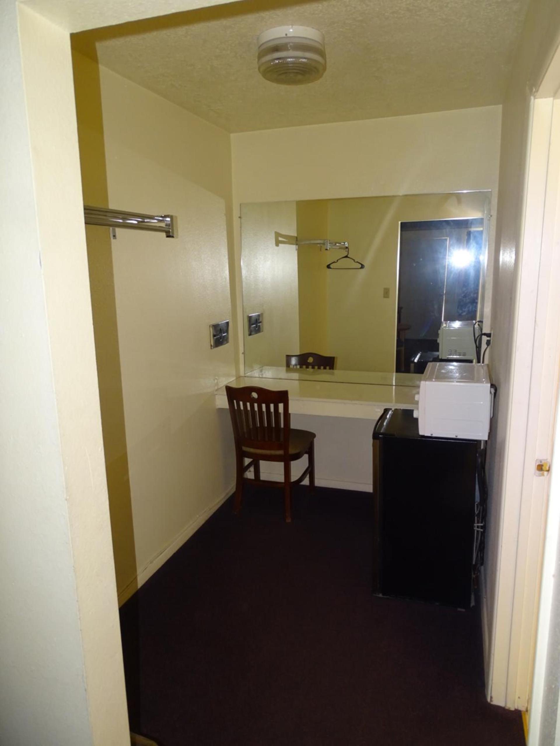 Downtown Inn photo 9