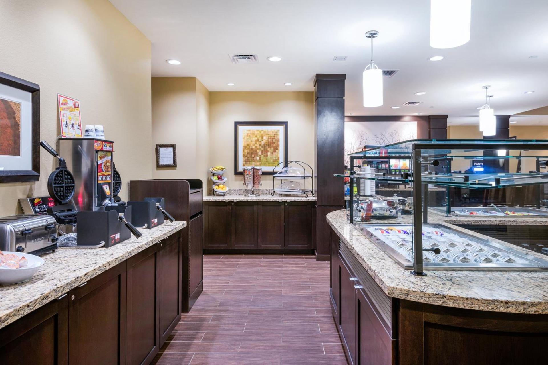 Staybridge Suites Eau Claire - Altoona by IHG photo 62