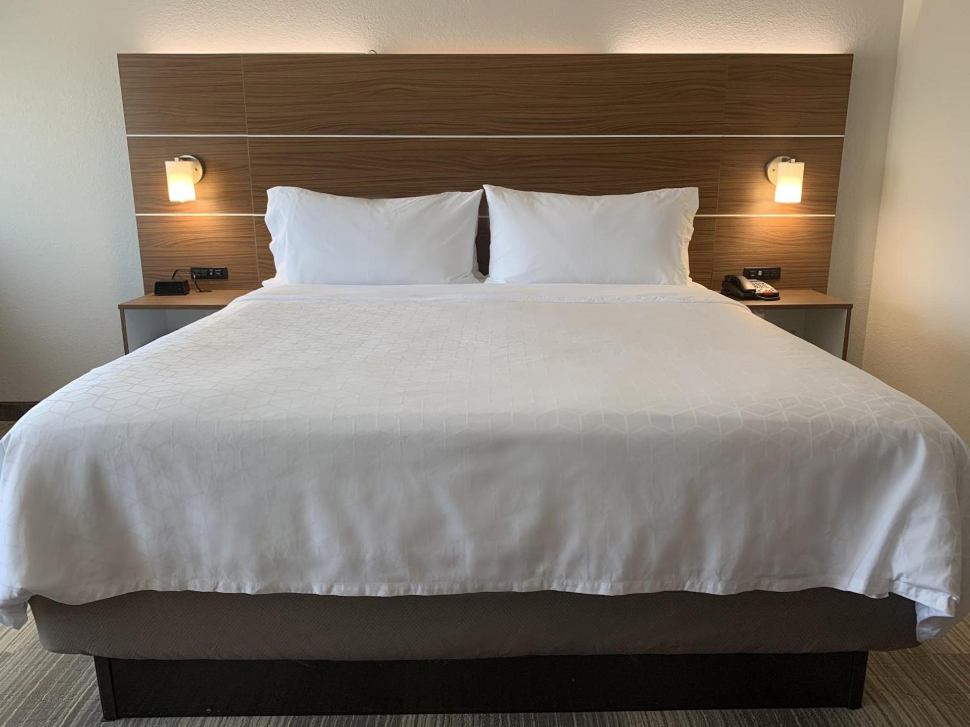 Holiday Inn Express & Suites Moore by IHG photo 69