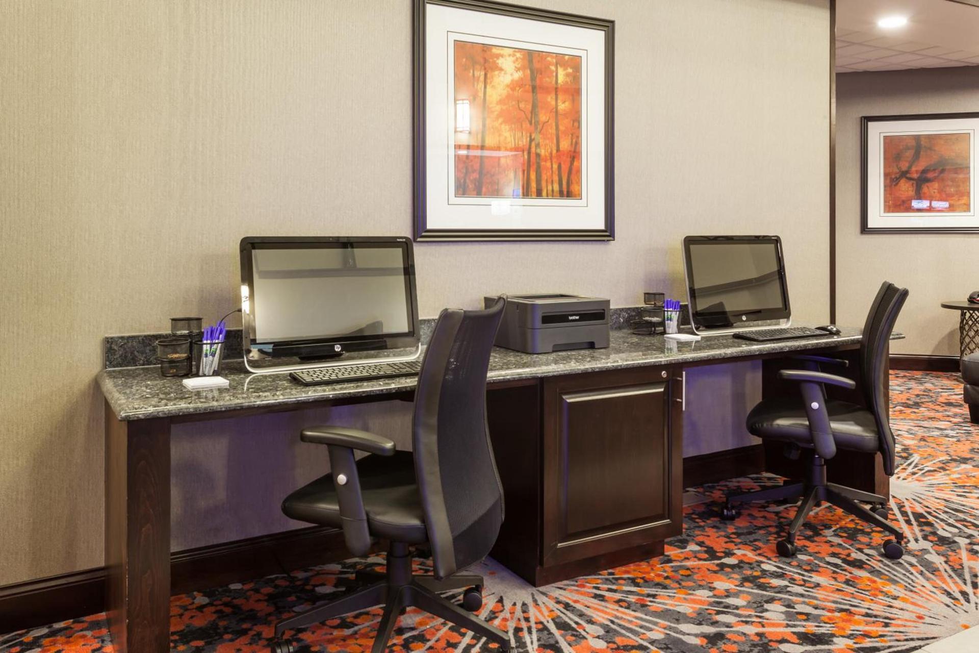 Holiday Inn Express & Suites Rapid City by IHG photo 5