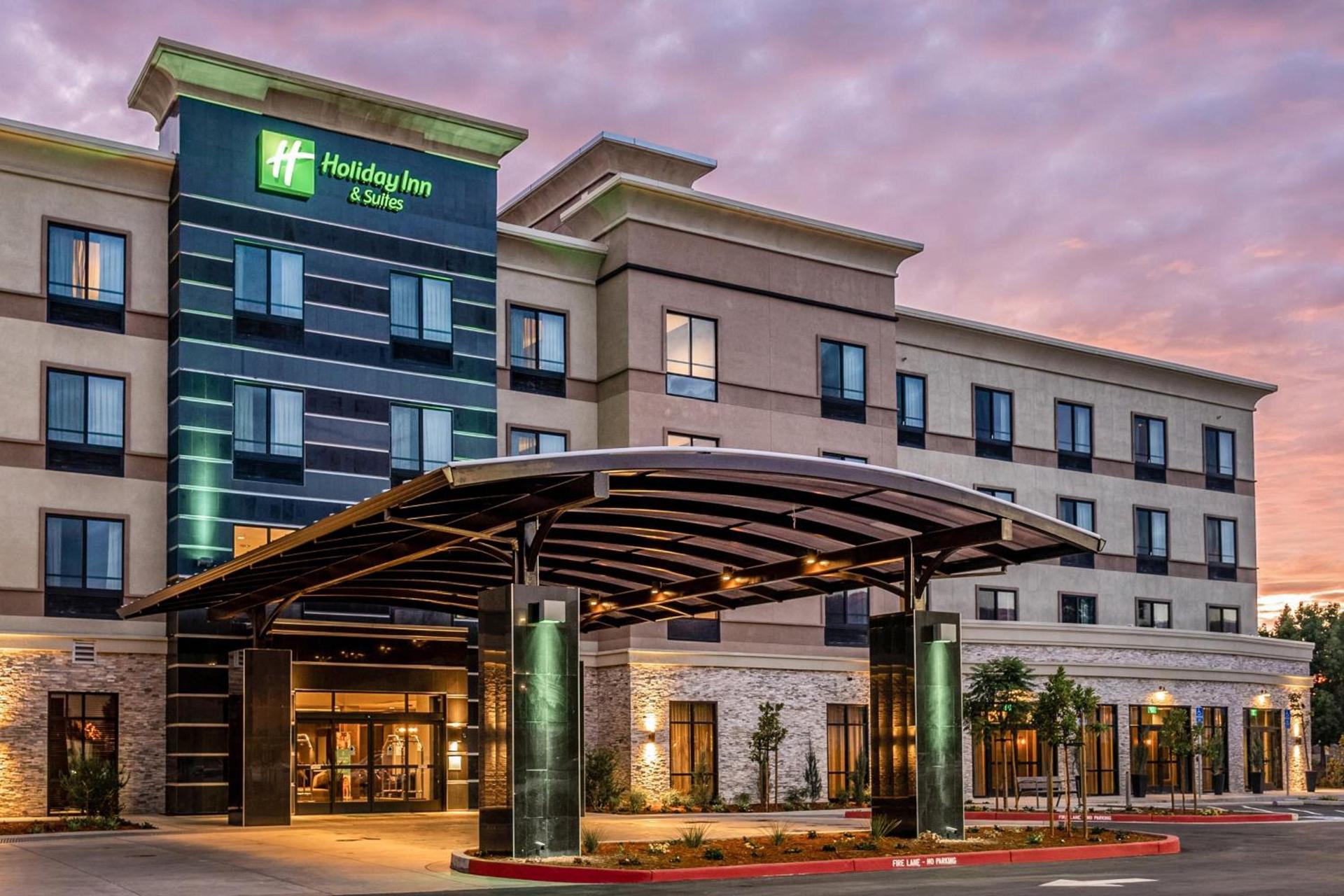 Holiday Inn & Suites Silicon Valley - Milpitas by IHG — hotel in Milpitas