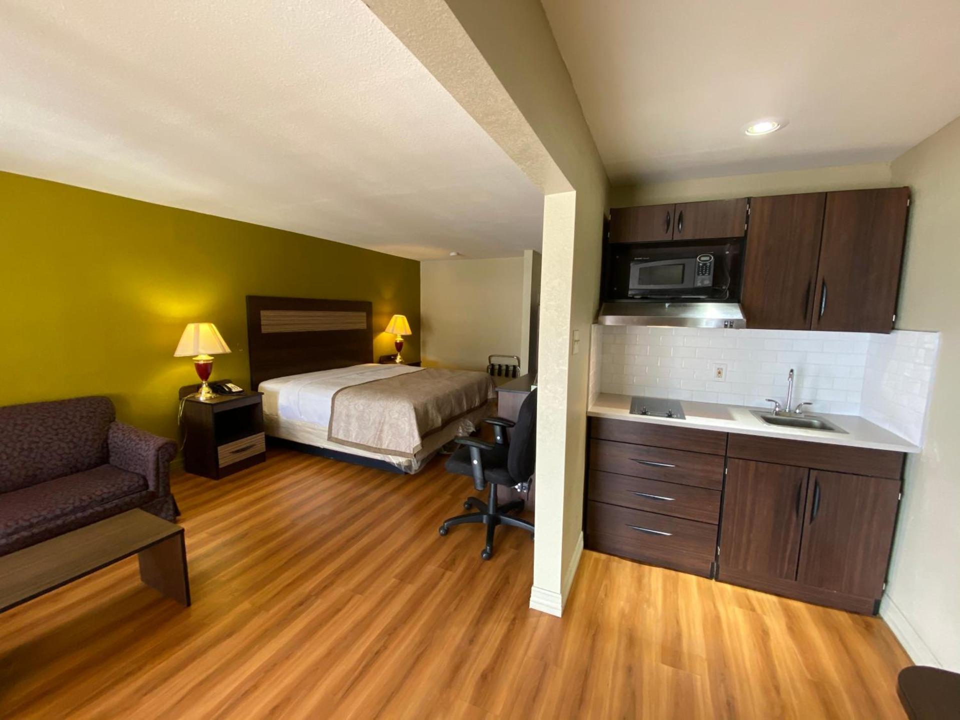 Stratford House Inn and Suites Temple photo 11