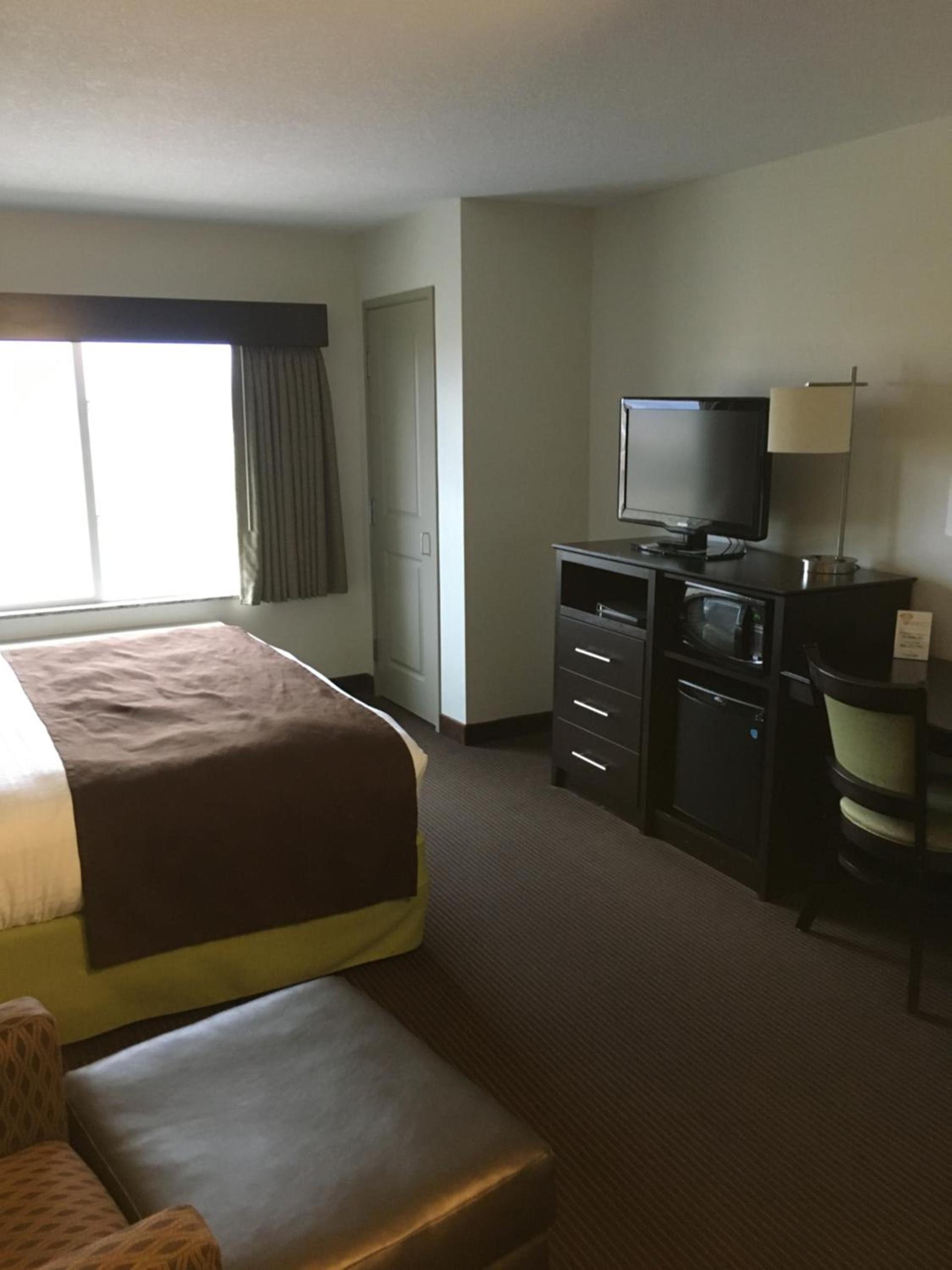 AmericInn by Wyndham Fairfield photo 19