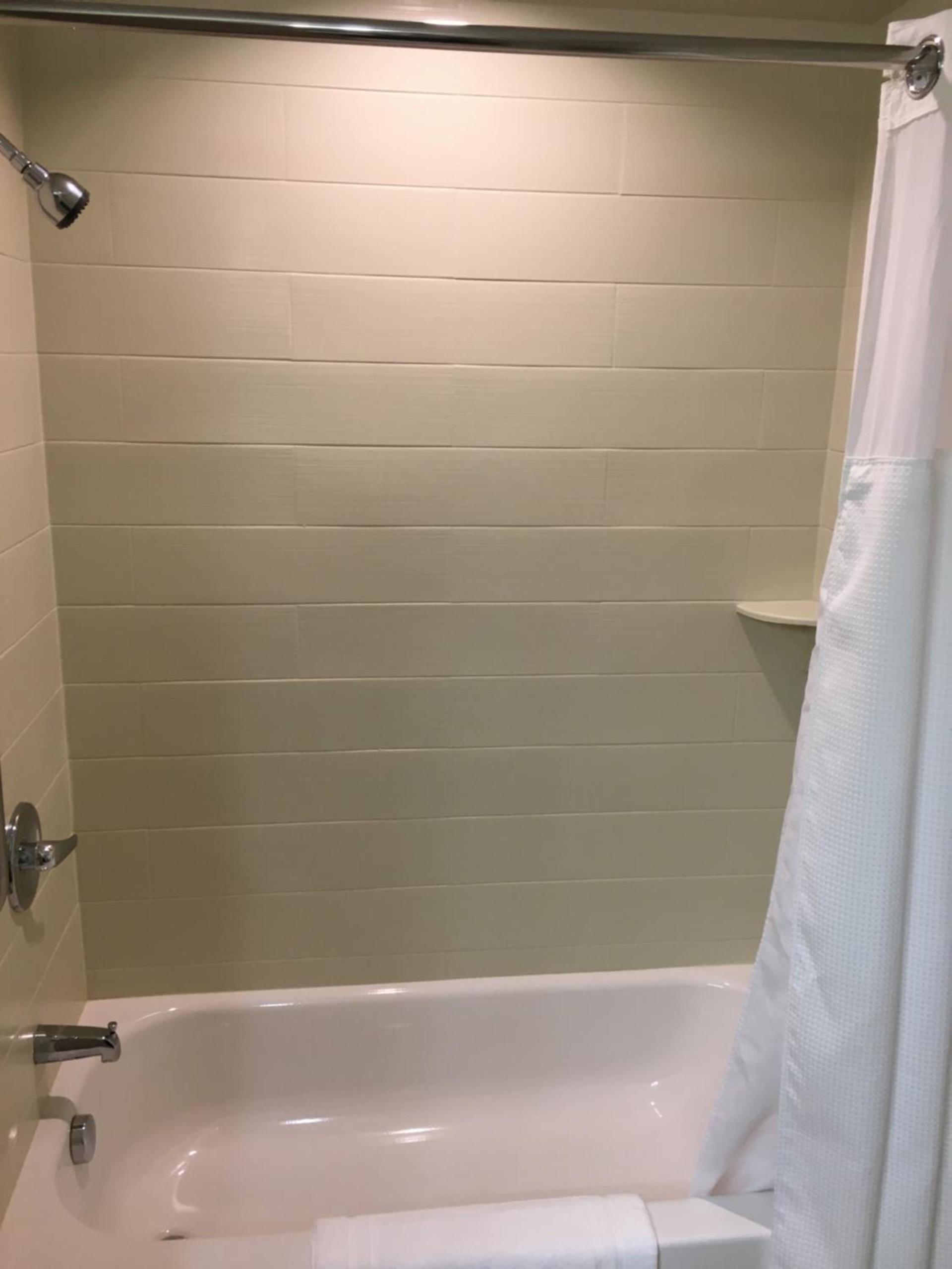 AmericInn by Wyndham Fairfield photo 16