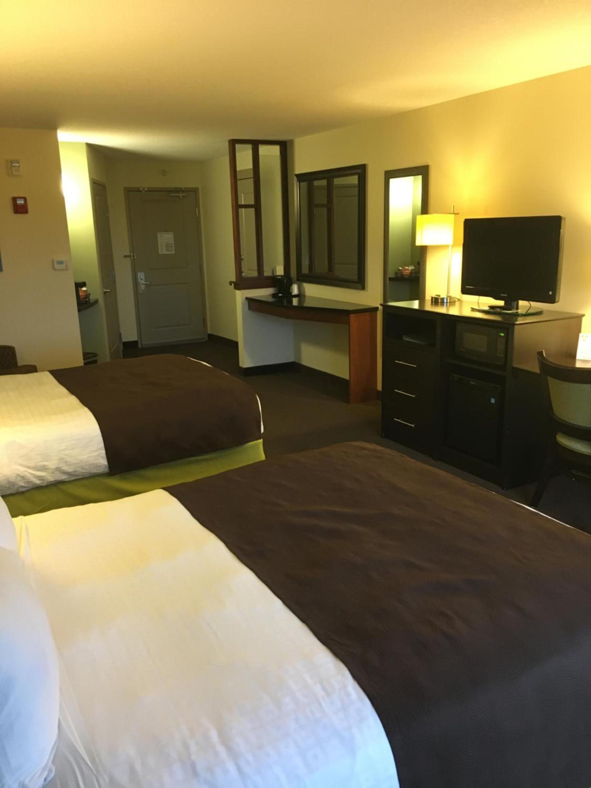 AmericInn by Wyndham Fairfield photo 15