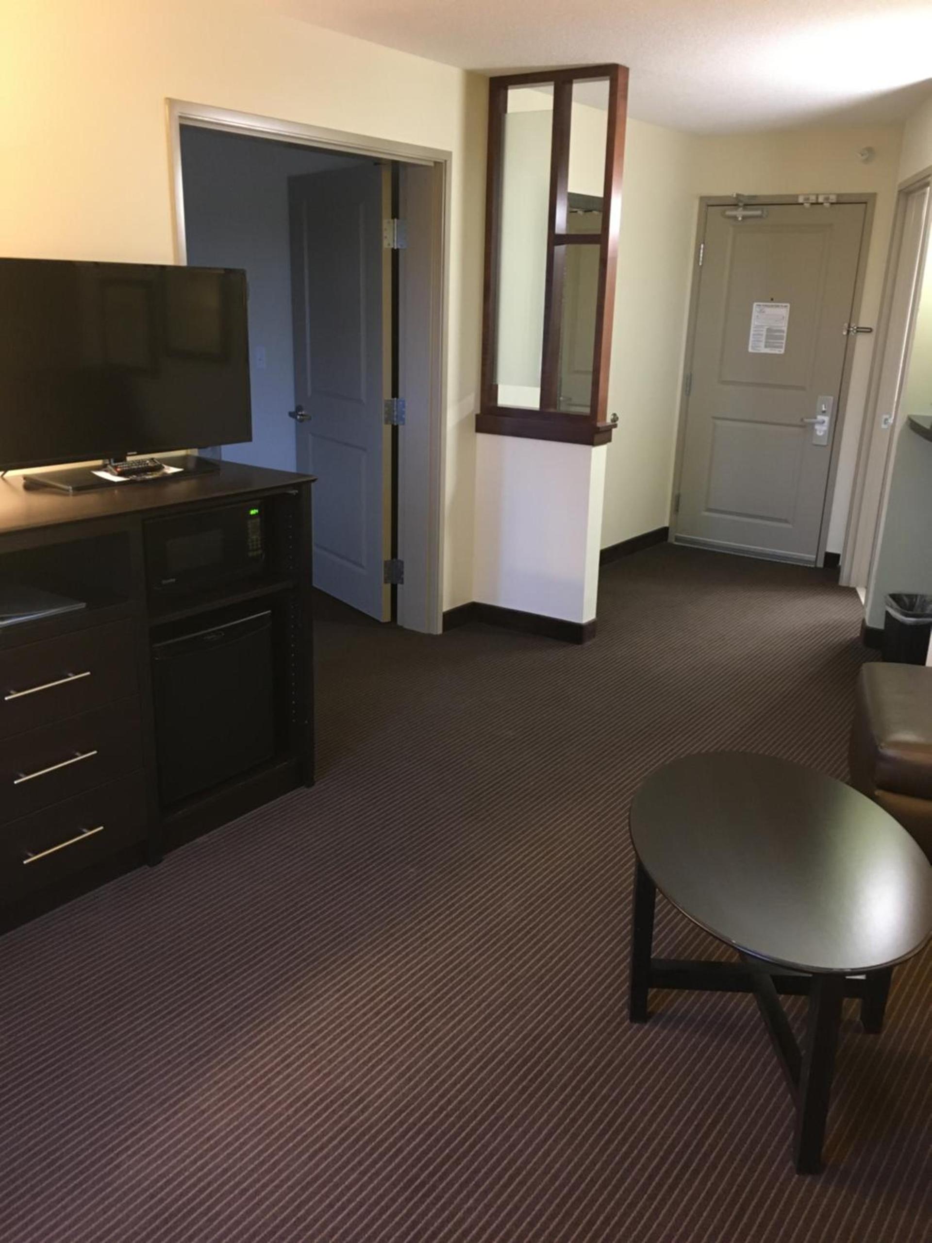 AmericInn by Wyndham Fairfield photo 4