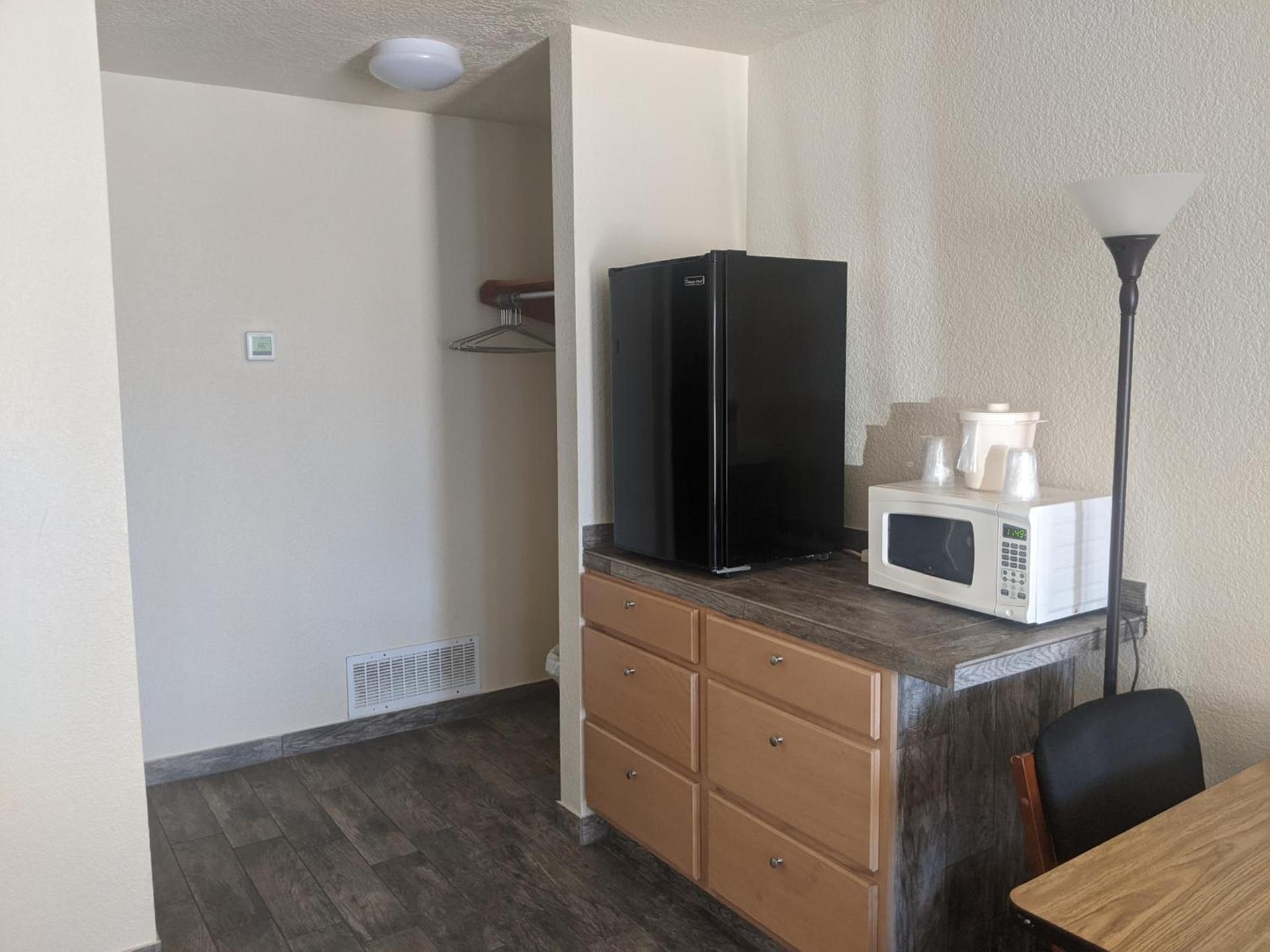 Little Daisy Motel photo 16