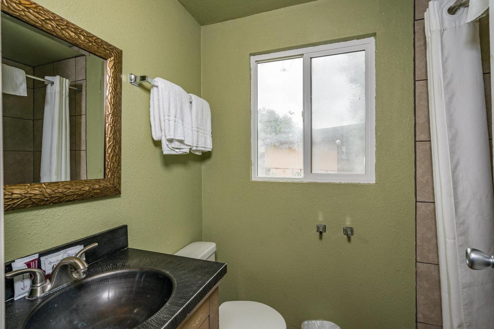 Mountain Trail Lodge and Vacation Rentals photo 79