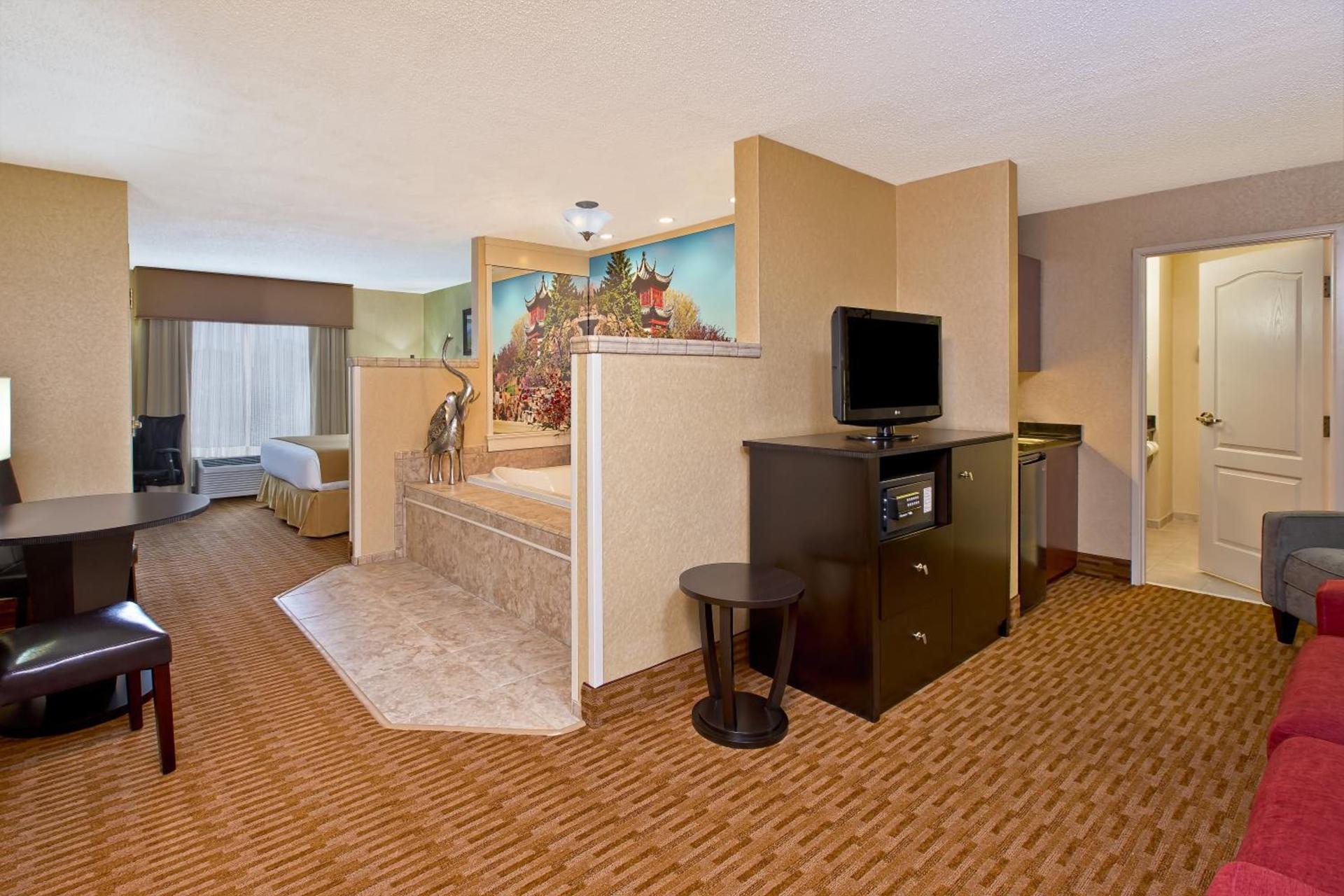 Holiday Inn Express & Suites - Sharon-Hermitage by IHG photo 28