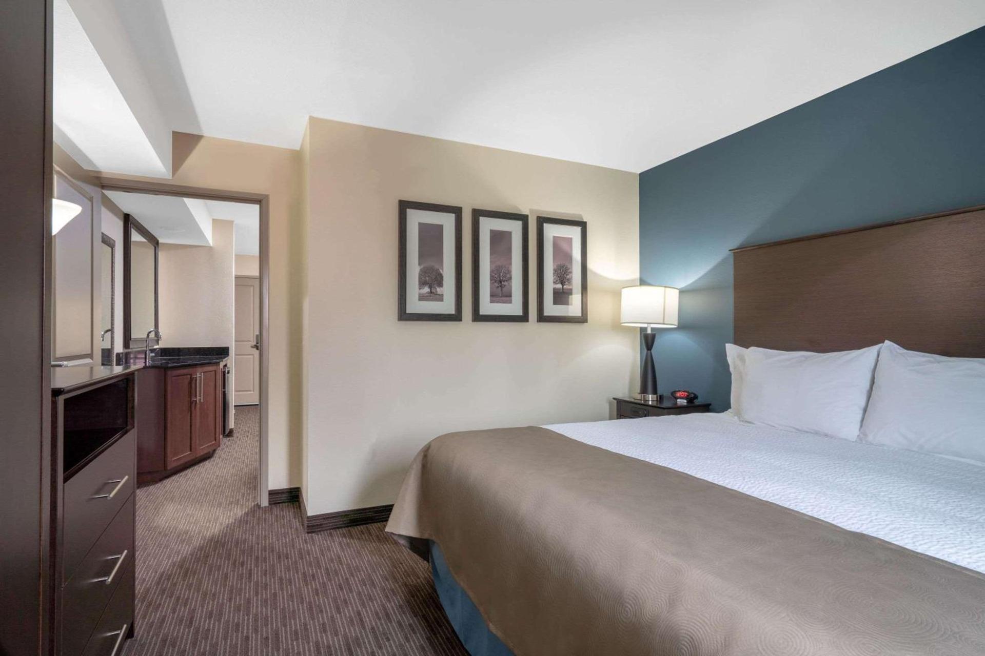 AmericInn by Wyndham Windom photo 19