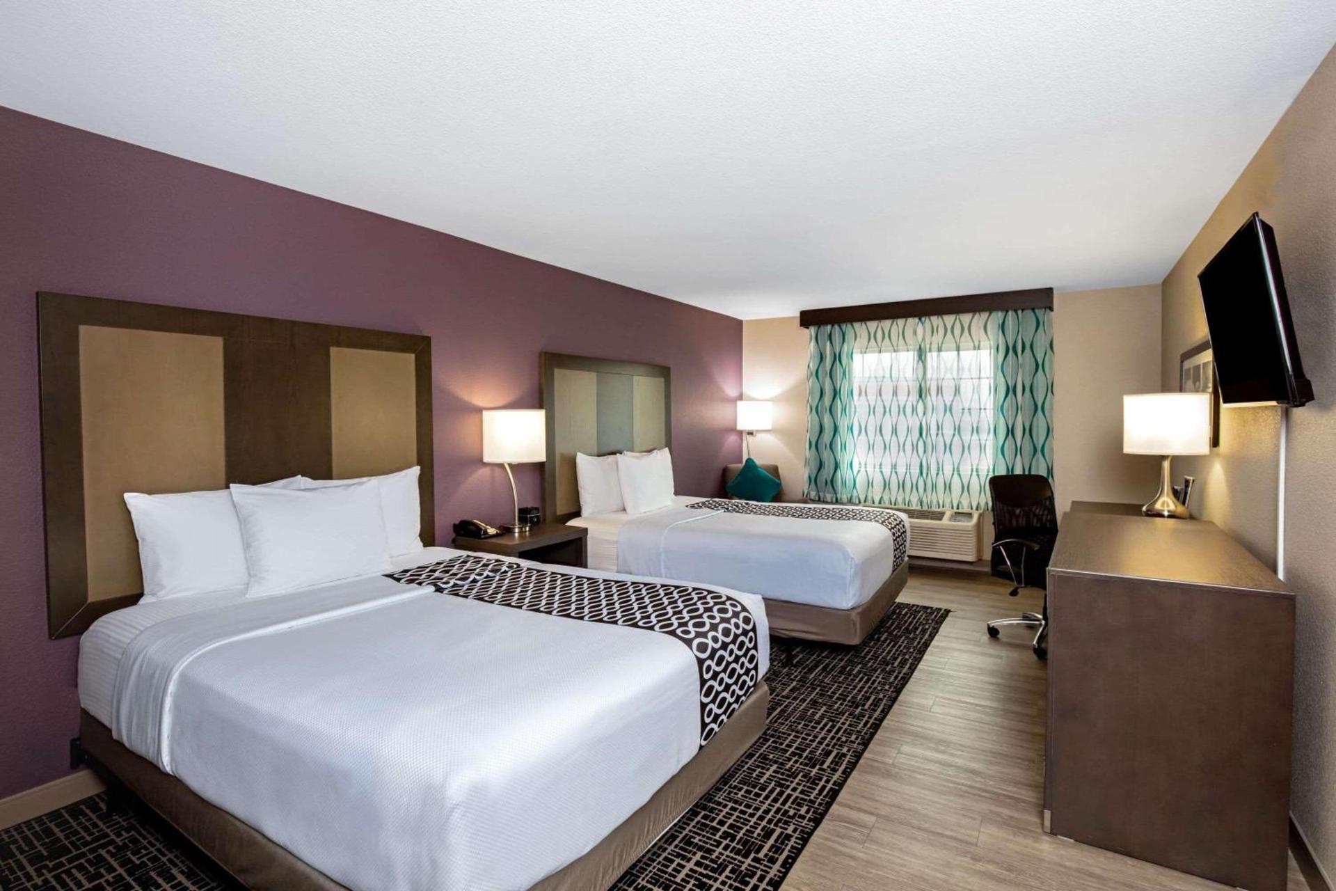La Quinta Inn & Suites by Wyndham Las Vegas Nellis photo 13