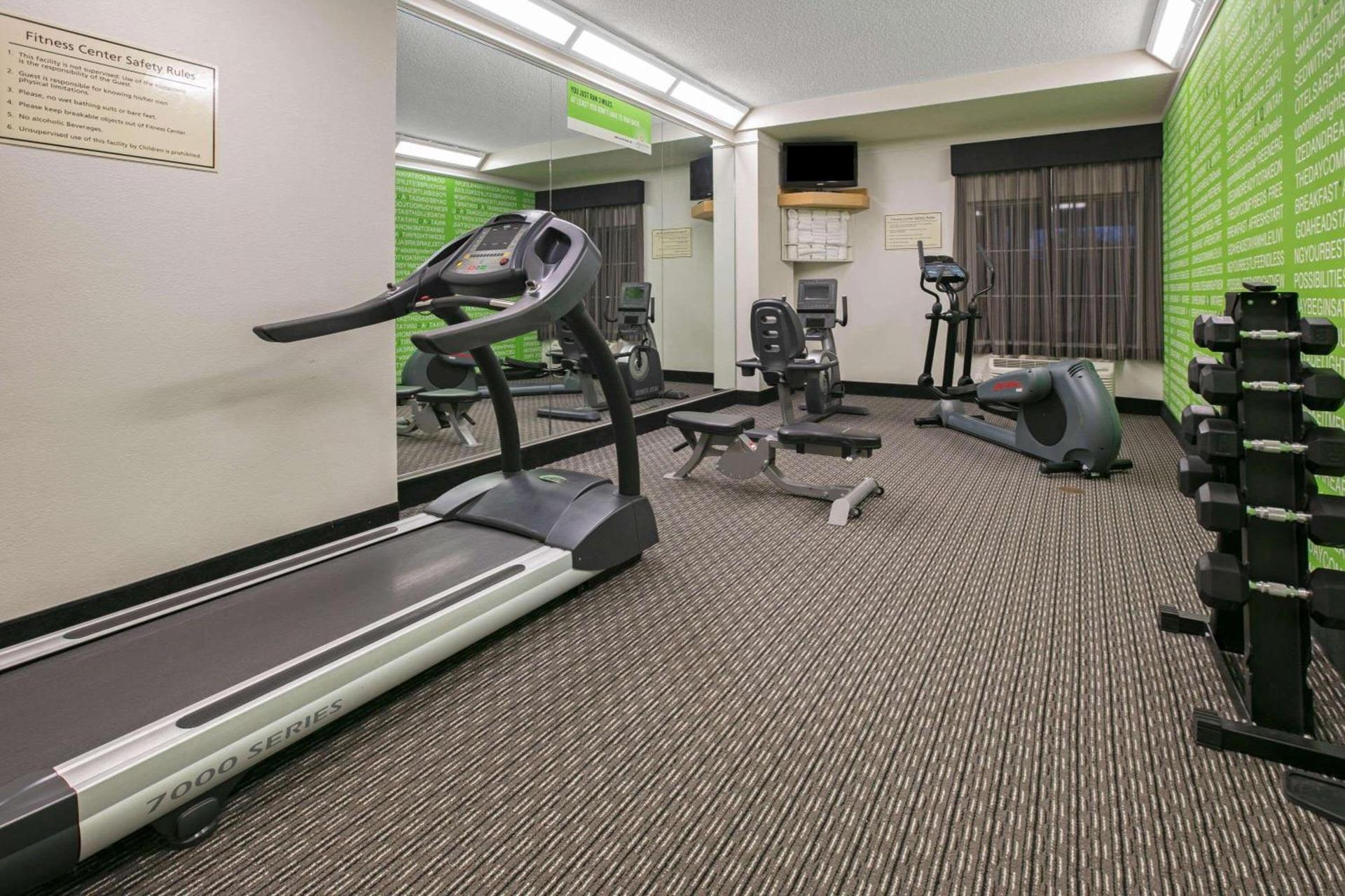 La Quinta by Wyndham DFW Airport South / Irving photo 9