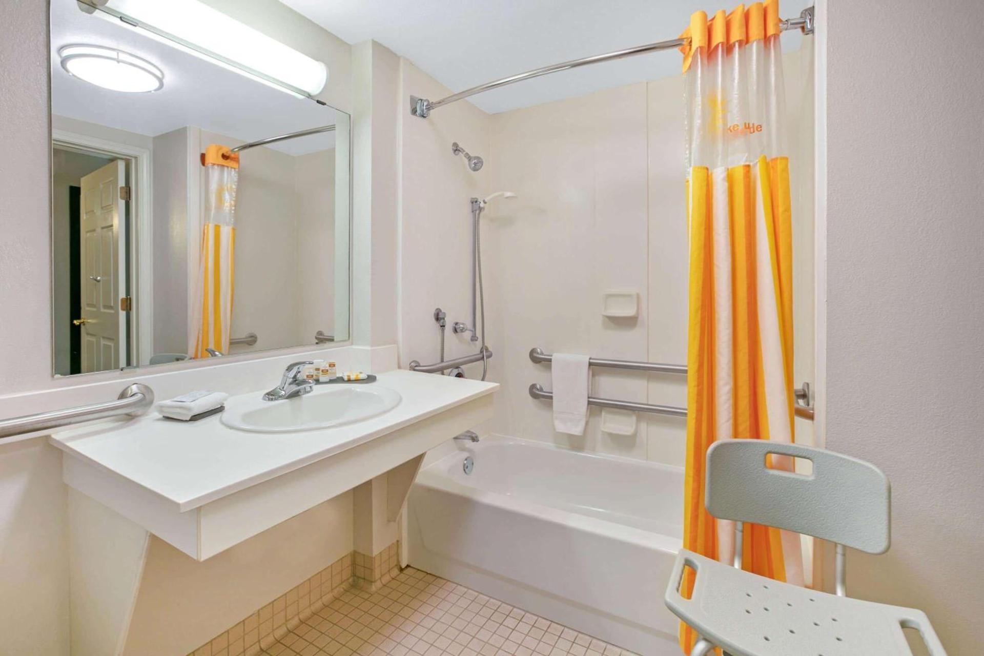 La Quinta by Wyndham DFW Airport South / Irving photo 15