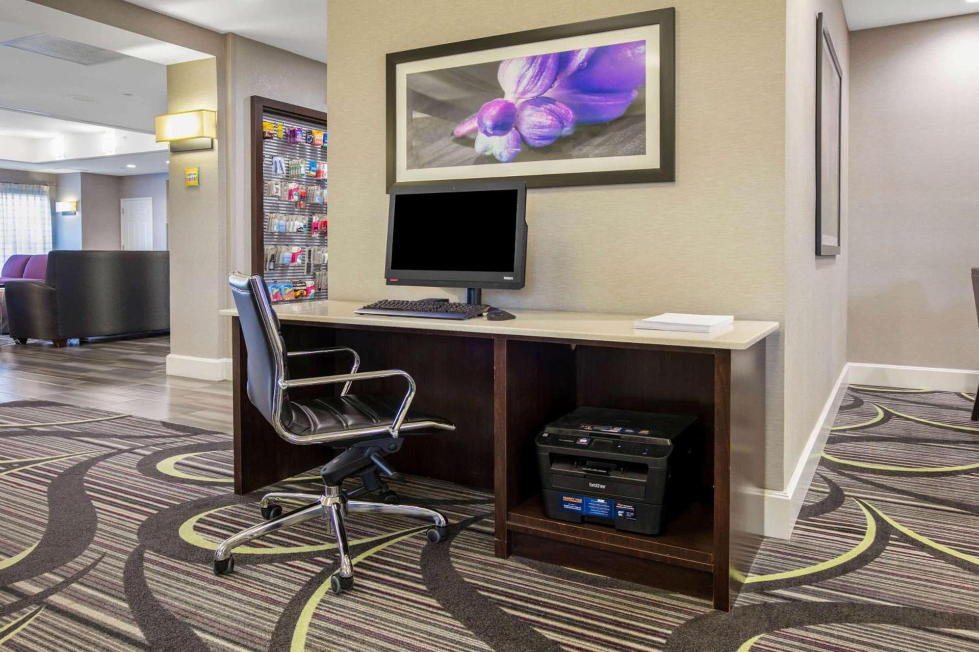 La Quinta by Wyndham DFW Airport South / Irving photo 38