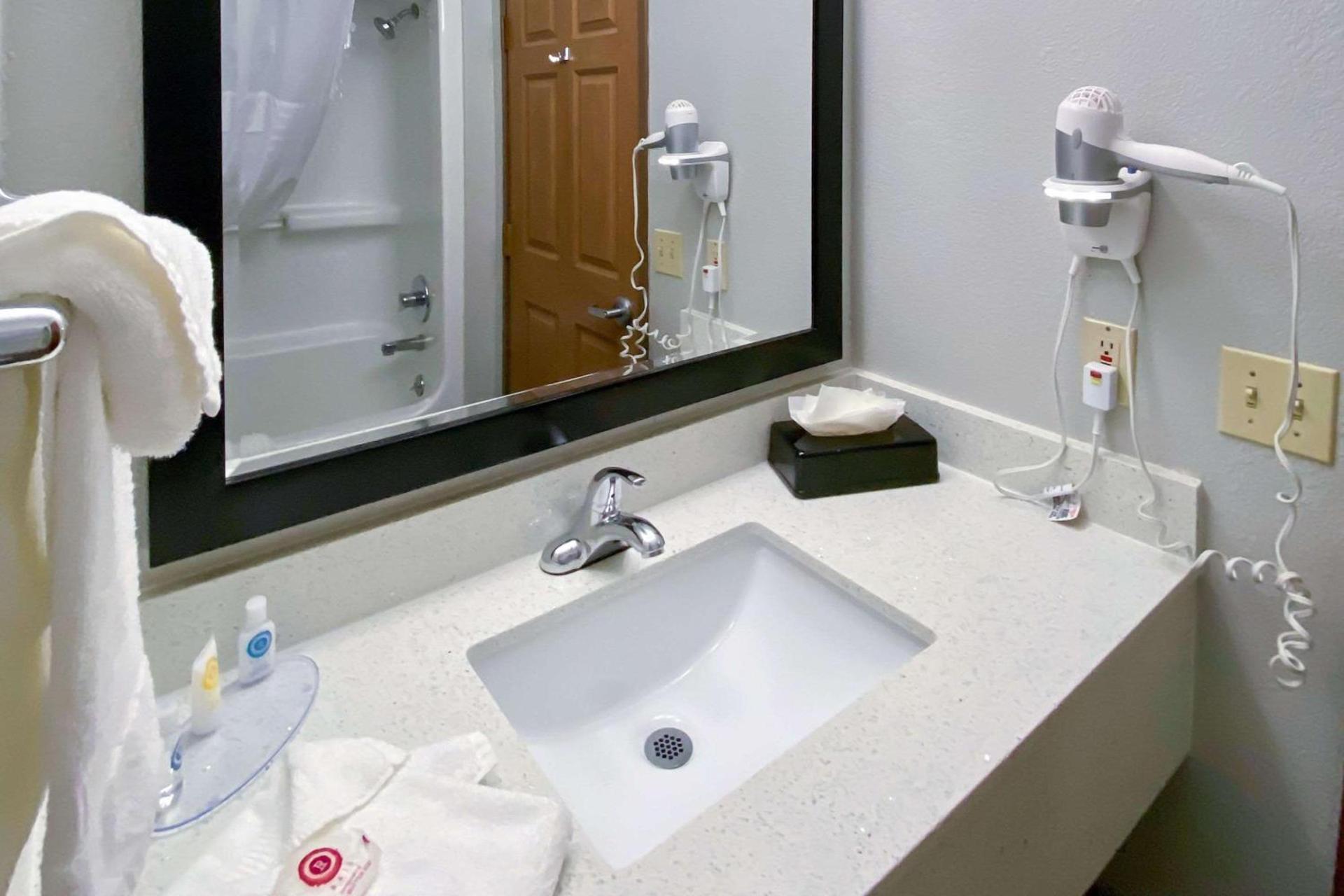 Comfort Inn Owasso – Tulsa photo 20