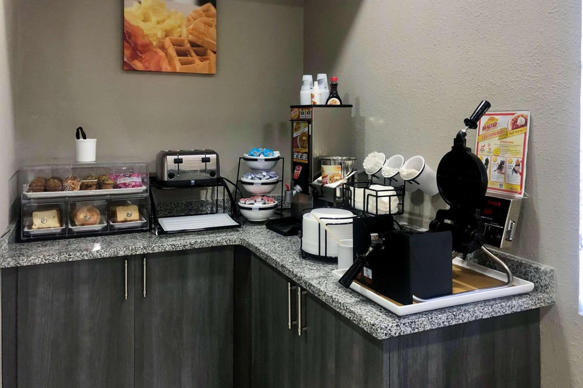 Comfort Inn Owasso – Tulsa photo 16