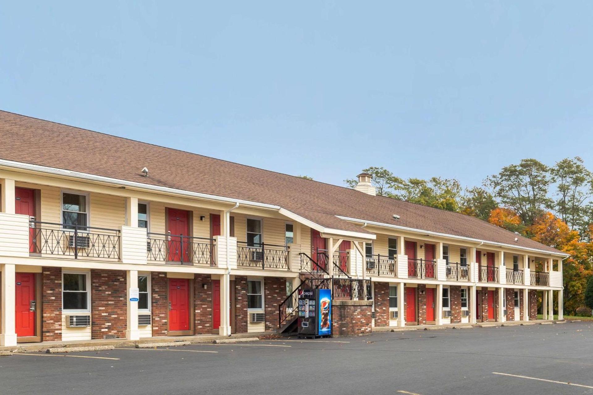 Econo Lodge Sturbridge Route 20 photo 31