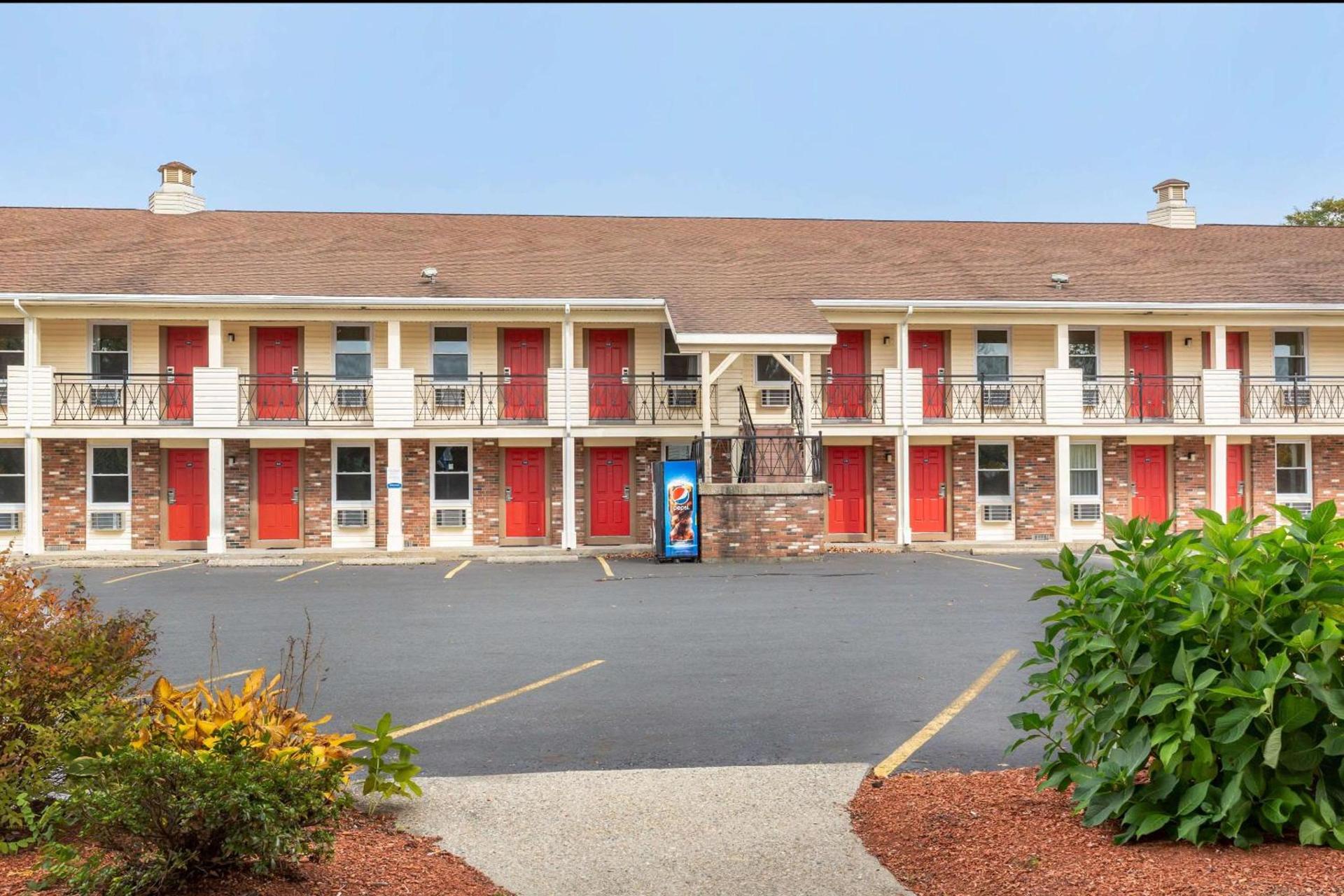 Econo Lodge Sturbridge Route 20 photo 32