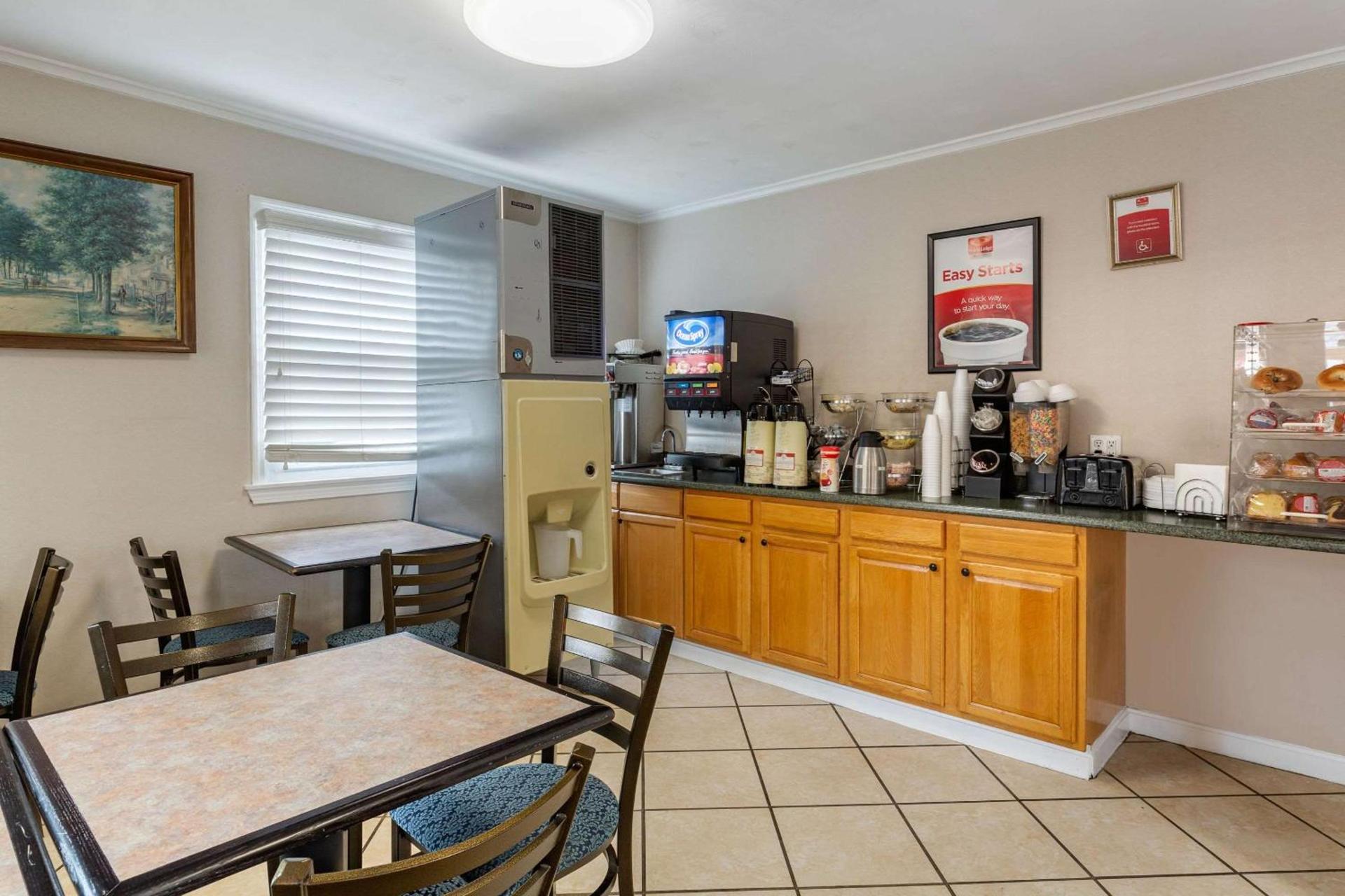 Econo Lodge Sturbridge Route 20 photo 40