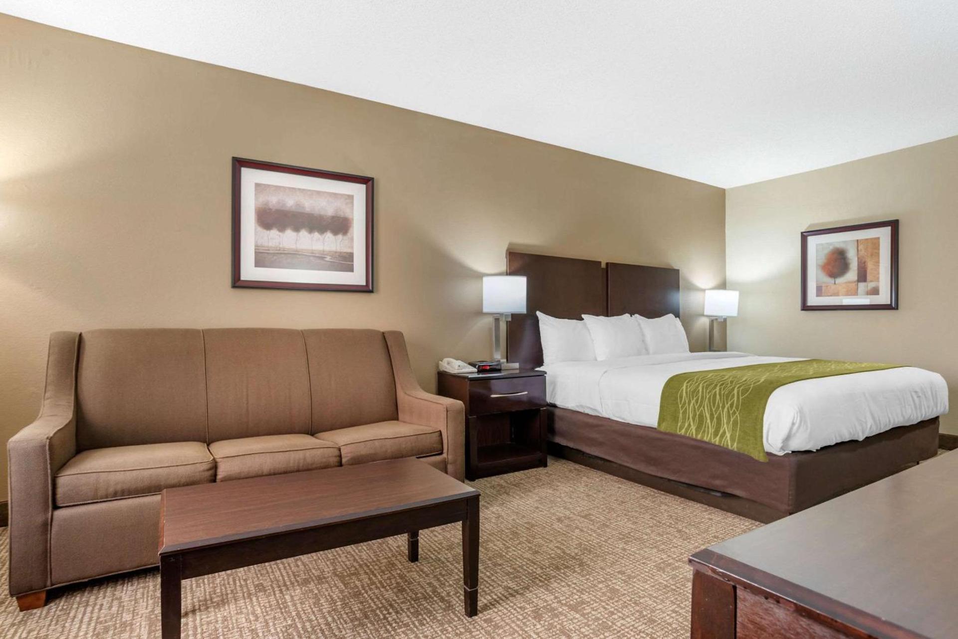 Comfort Inn Pearl-Jackson photo 17