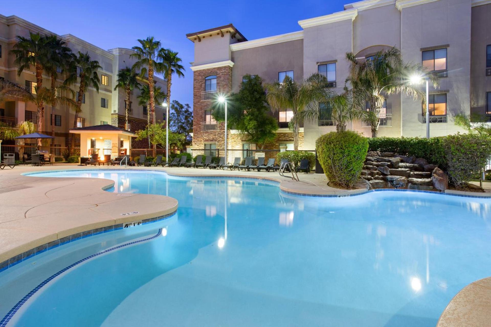 Holiday Inn Express & Suites Phoenix Glendale Dist by IHG photo 7