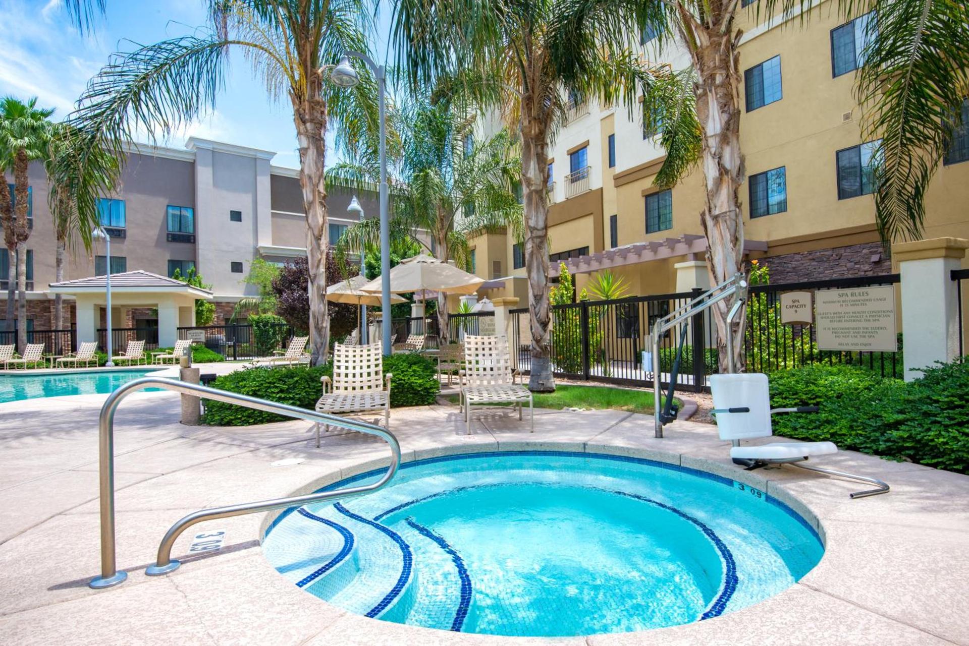 Holiday Inn Express & Suites Phoenix Glendale Dist by IHG photo 8
