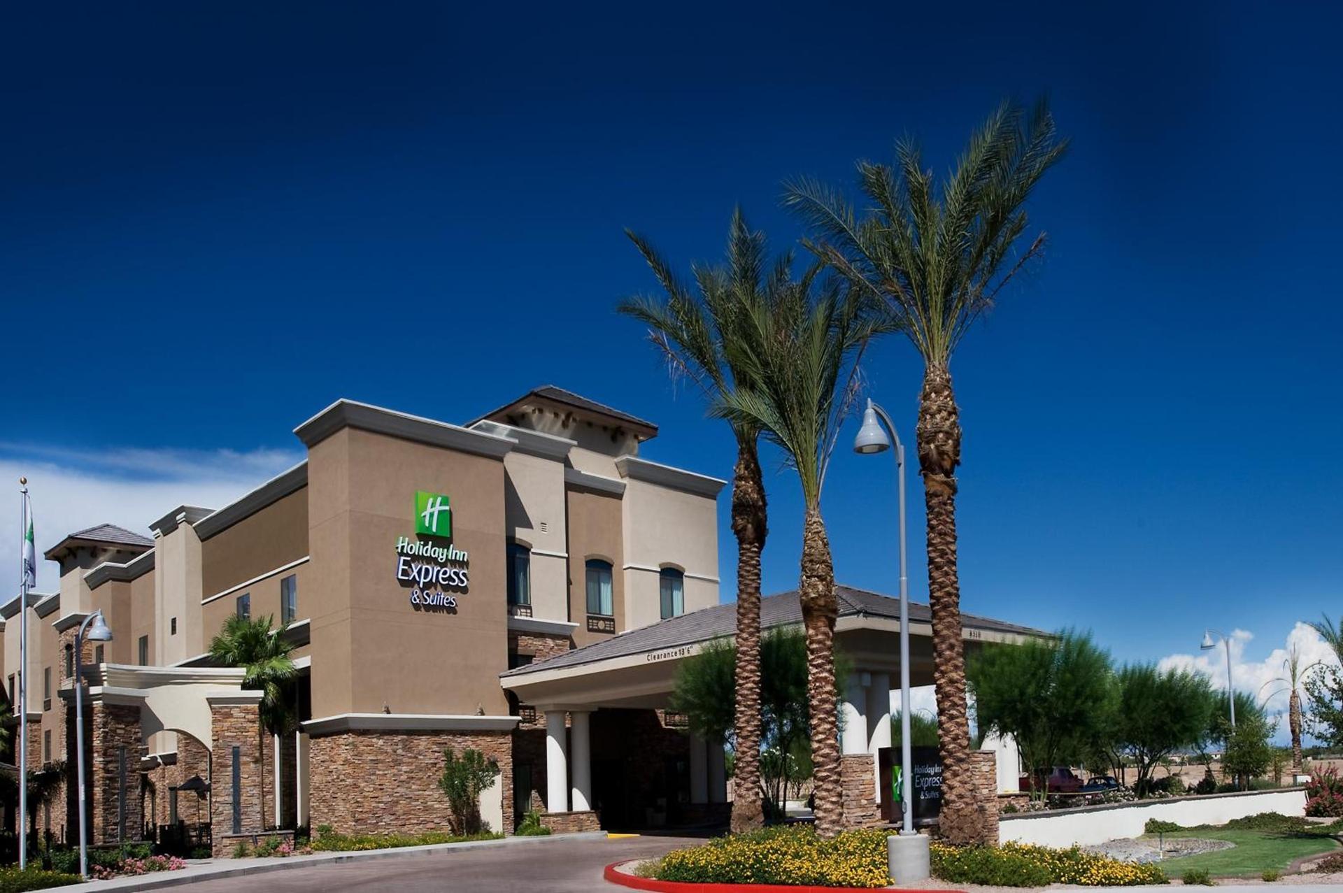 Holiday Inn Express & Suites Phoenix Glendale Dist by IHG — hotel in Glendale