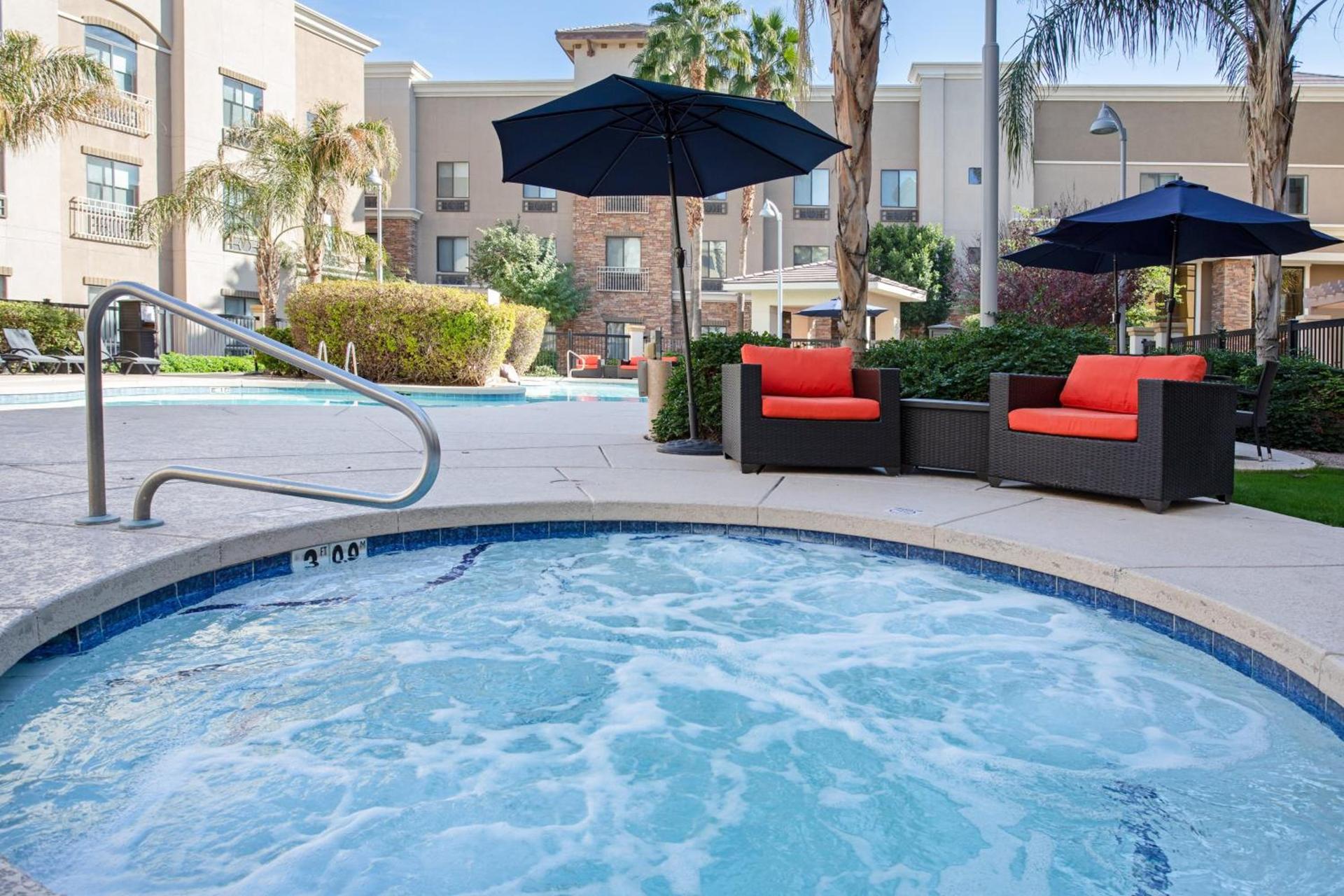 Holiday Inn Express & Suites Phoenix Glendale Dist by IHG photo 15