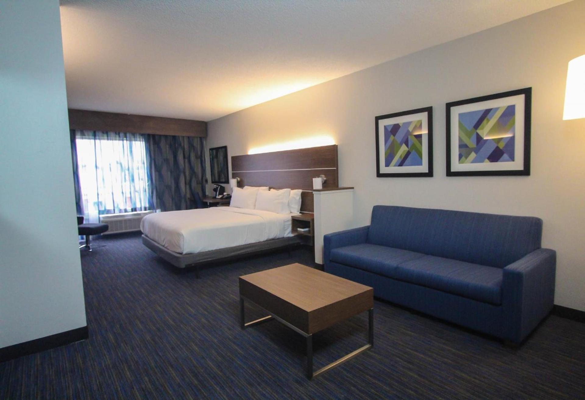 Holiday Inn Express Hotel & Suites Charleston - North by IHG photo 16