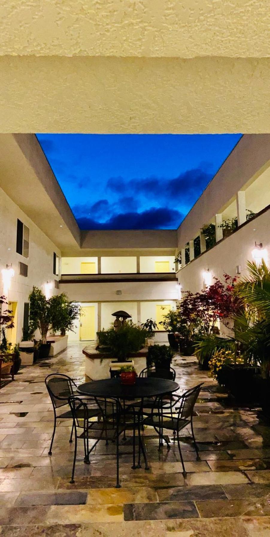 Airport Inn photo 3